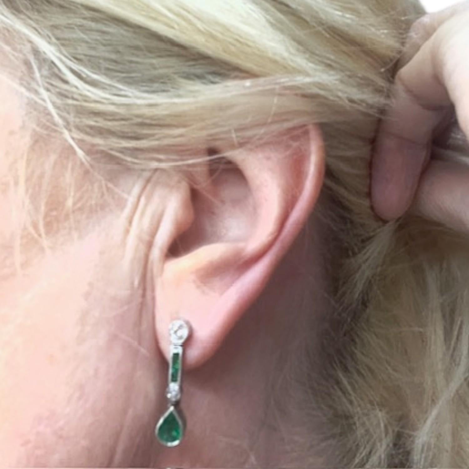 Pear Cut Art Deco Style 0.60 ct Diamonds and 1.17 ct Emeralds Platinum 950 Earrings For Sale