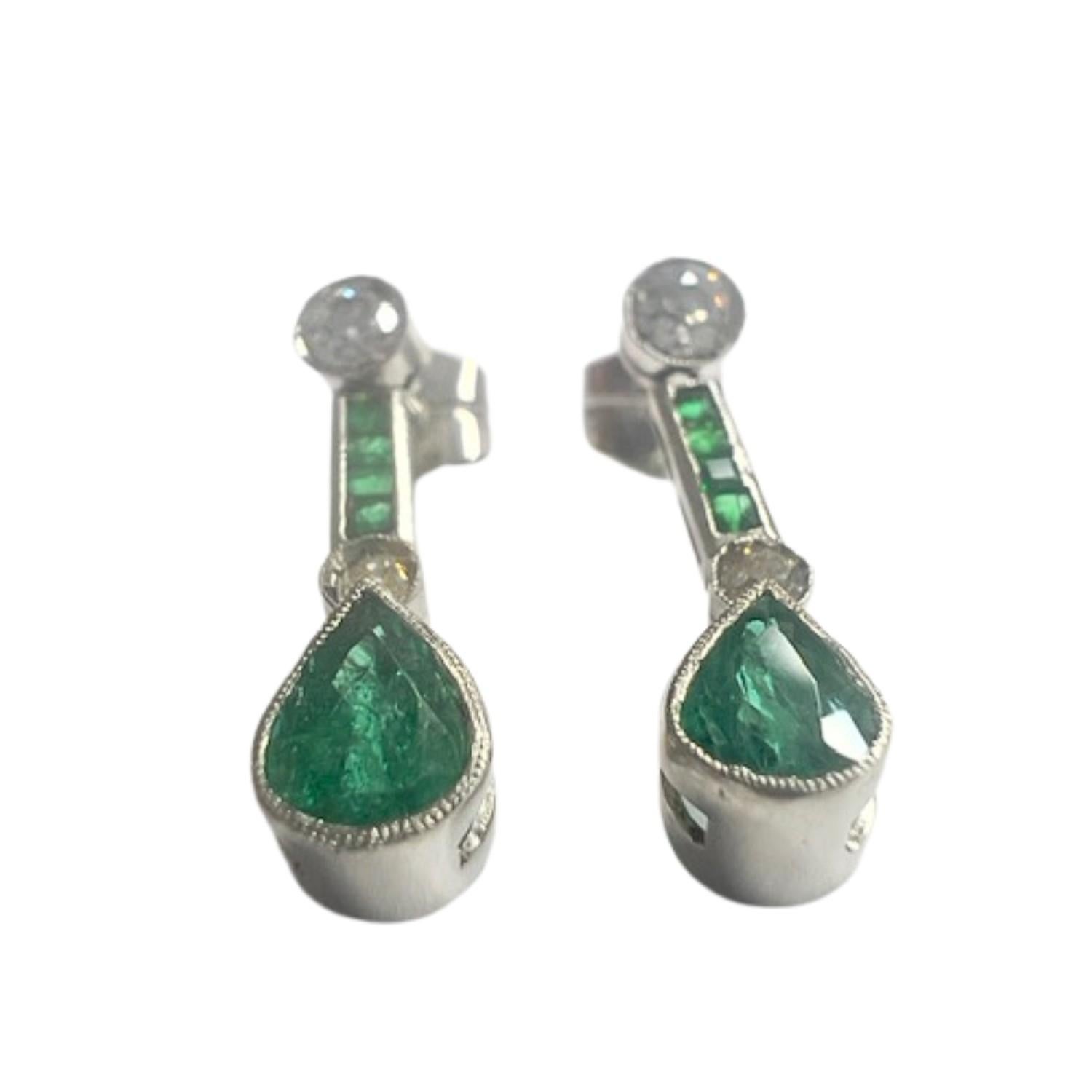Art Deco Style 0.60 ct Diamonds and 1.17 ct Emeralds Platinum 950 Earrings For Sale 1
