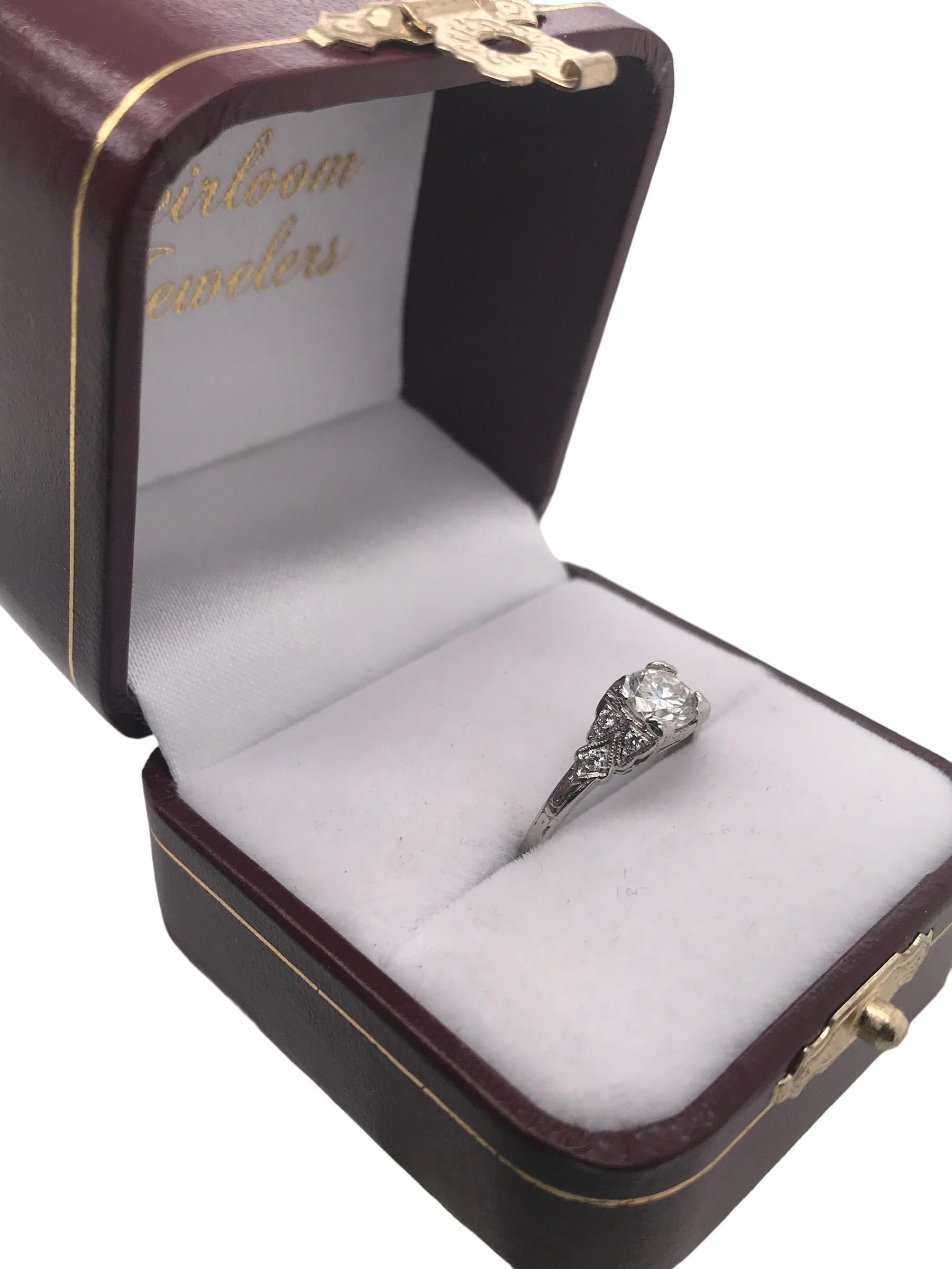 Bague de fiançailles de style Art déco en platine et diamants de 0,65 carat en vente 3