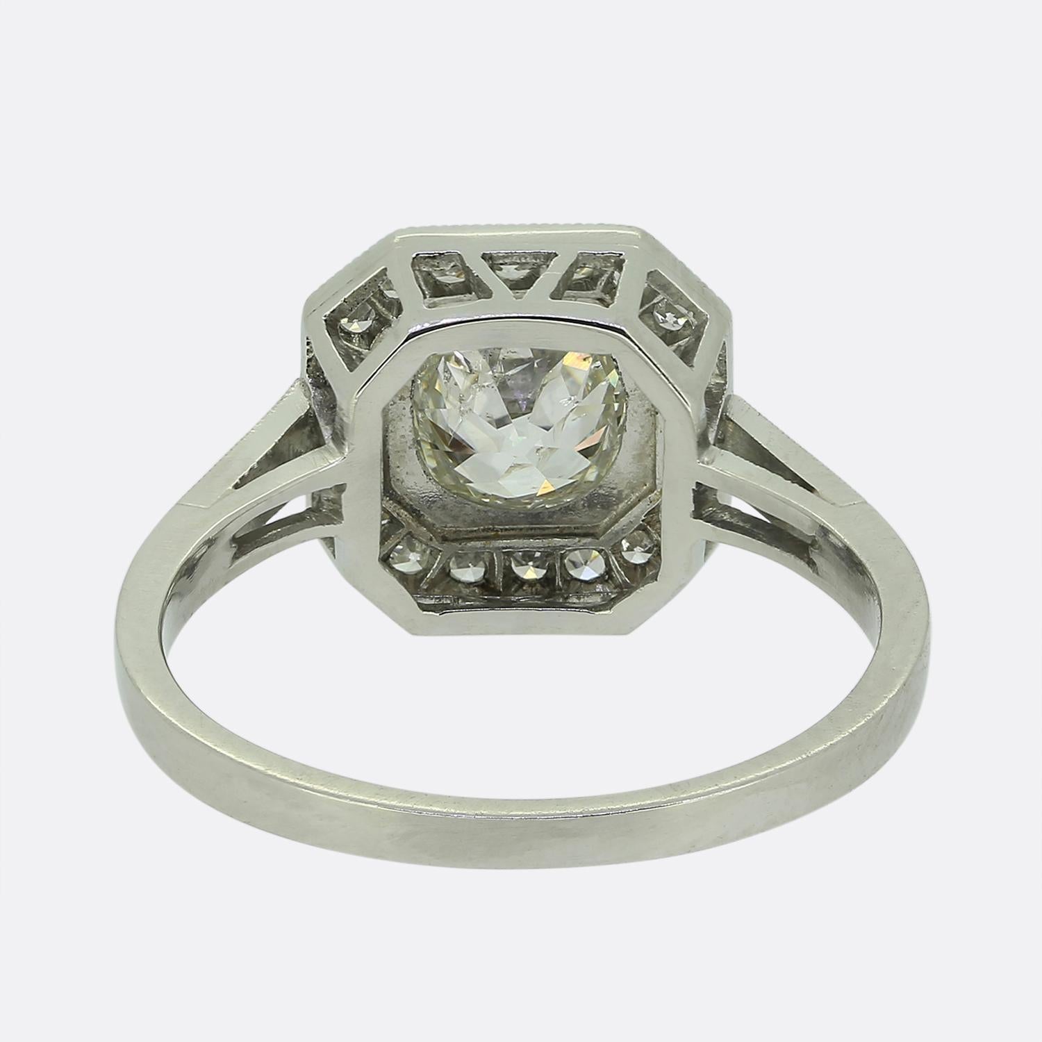 Art Deco Style 0.75 Carat Diamond Cluster Ring In Good Condition For Sale In London, GB