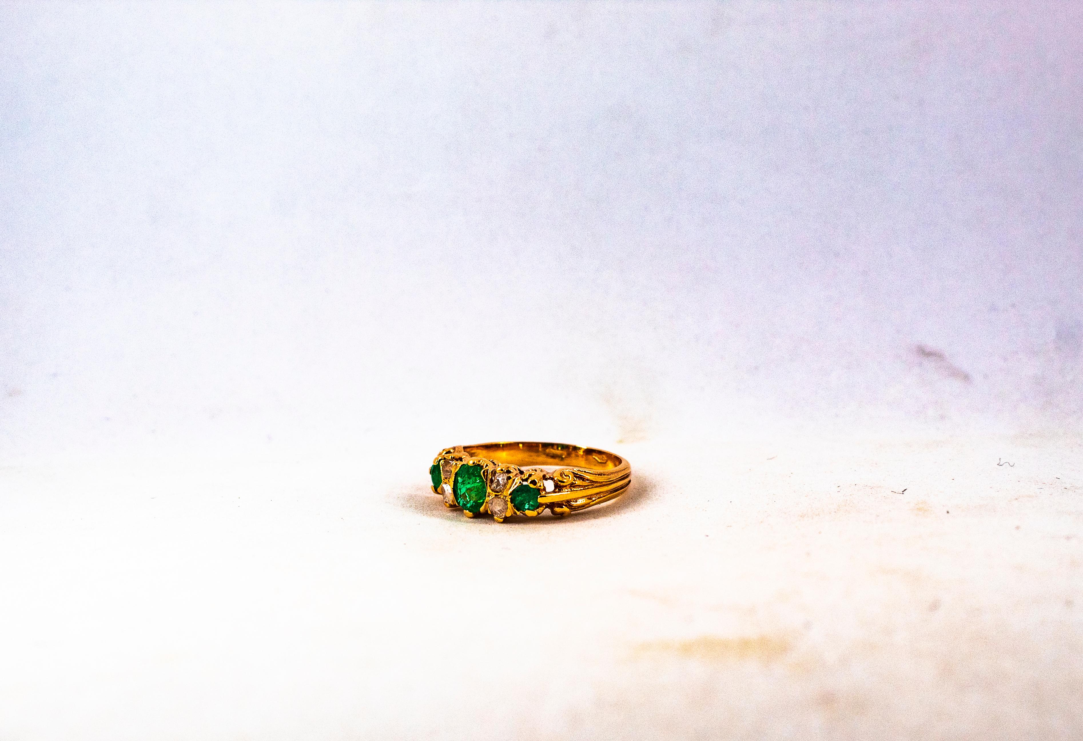 0.75 Karat Weißer Diamant im Rosenschliff im Art-déco-Stil mit Smaragd in Gelbgold im Angebot 11