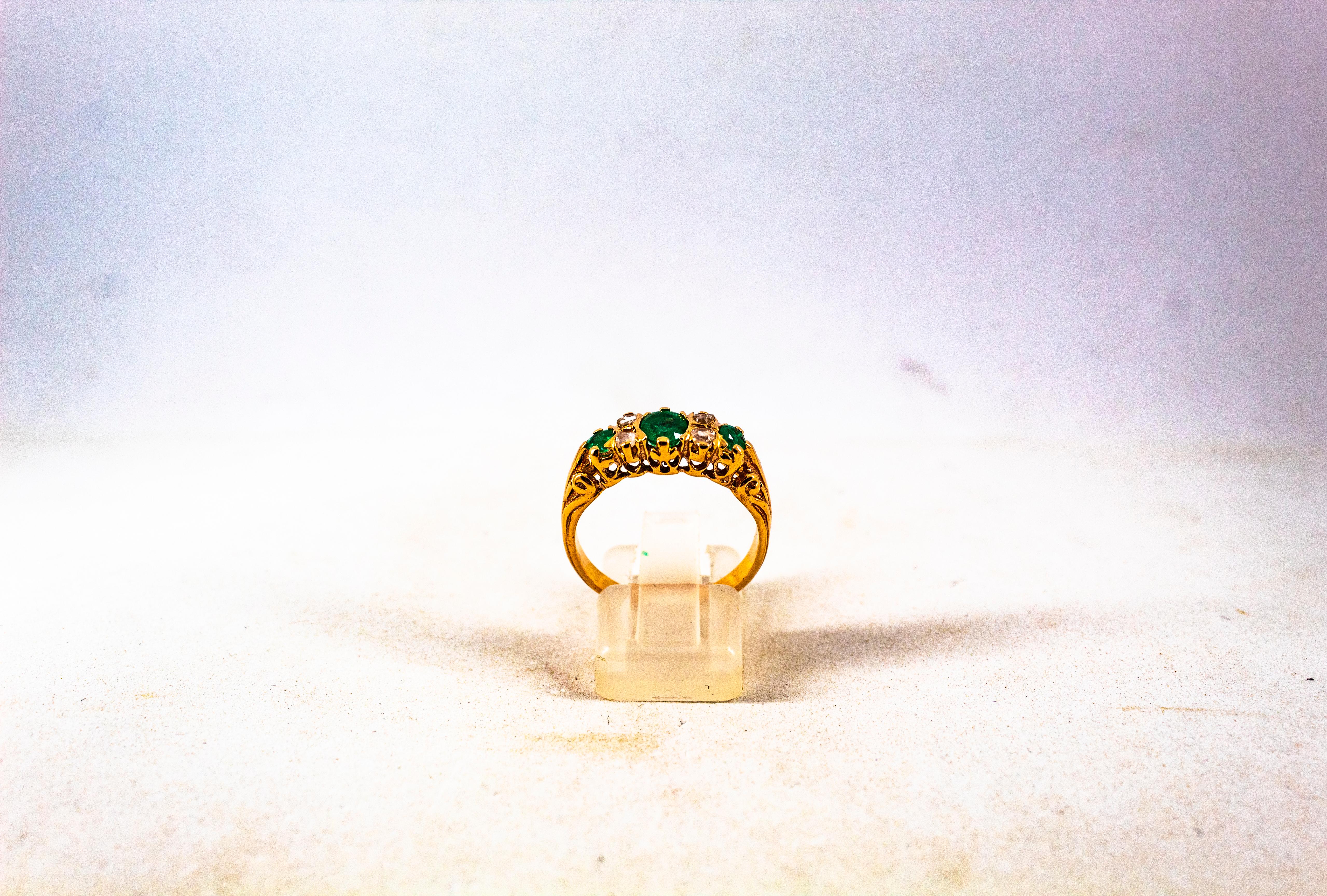Art Deco Style 0.75 Carat White Rose Cut Diamond Emerald Yellow Gold Band Ring For Sale 3