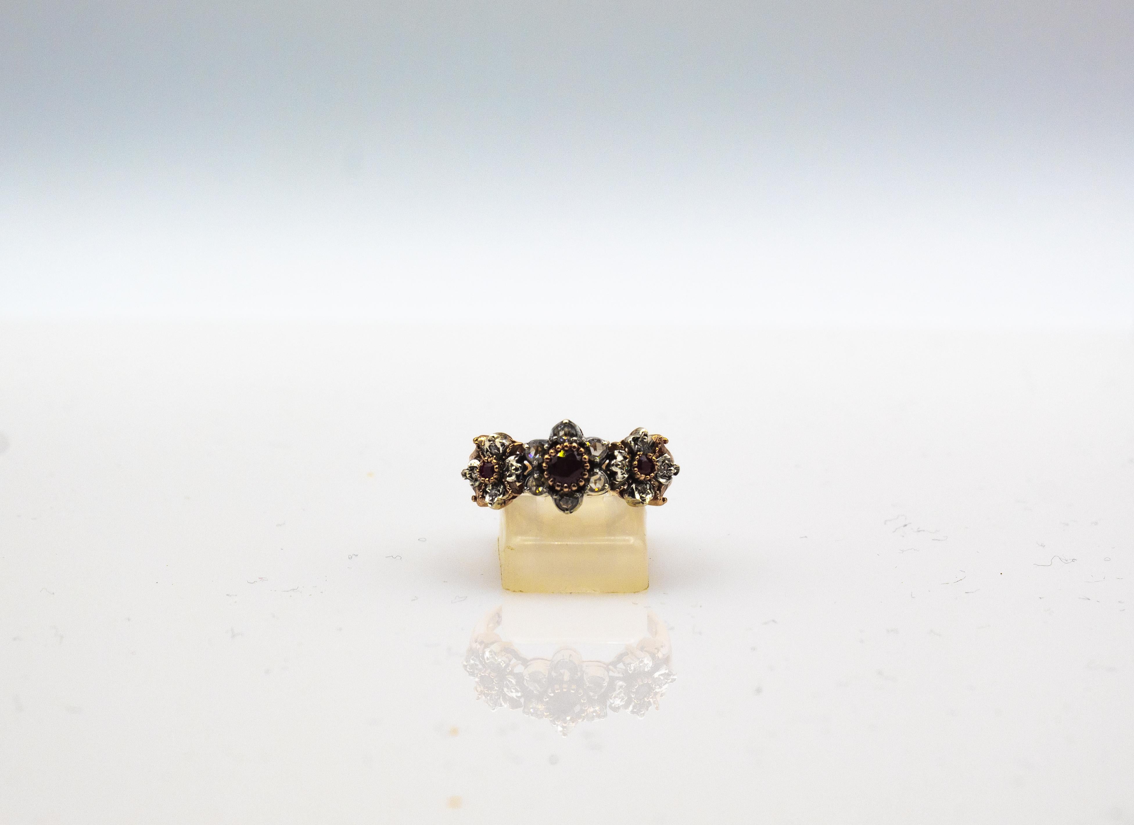 Art Deco Stil 0,82 Karat Weißer Diamant im Rosenschliff Rubin Gelbgold Band Ring im Angebot 1