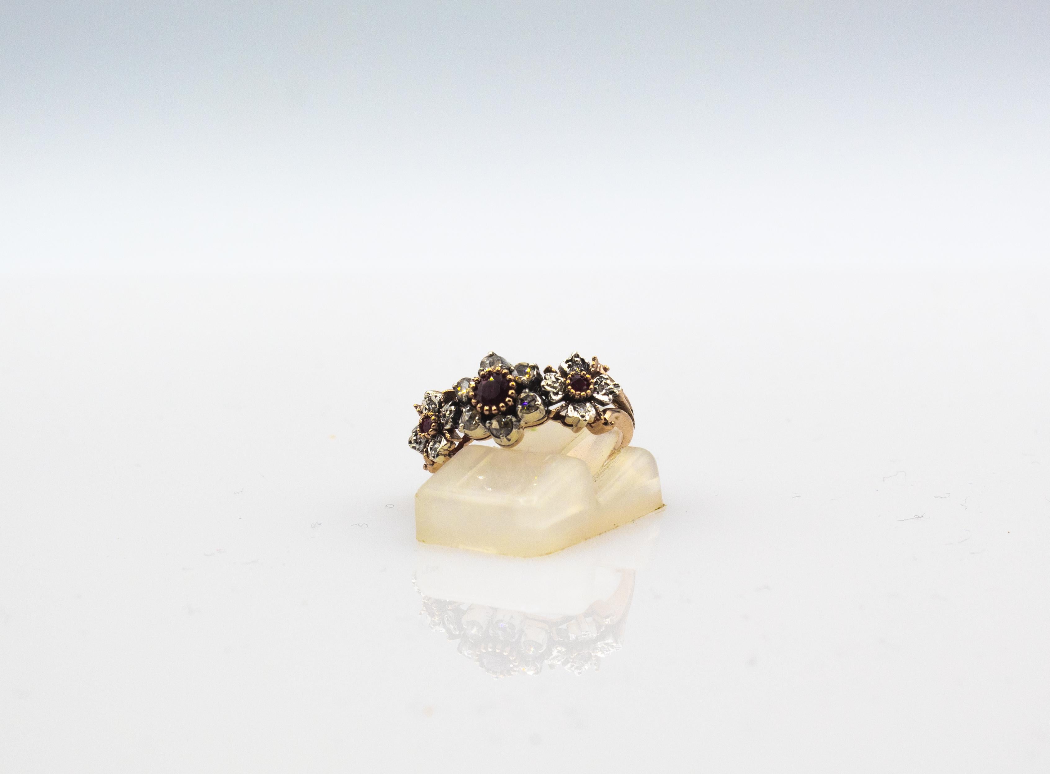 Art Deco Stil 0,82 Karat Weißer Diamant im Rosenschliff Rubin Gelbgold Band Ring im Angebot 2