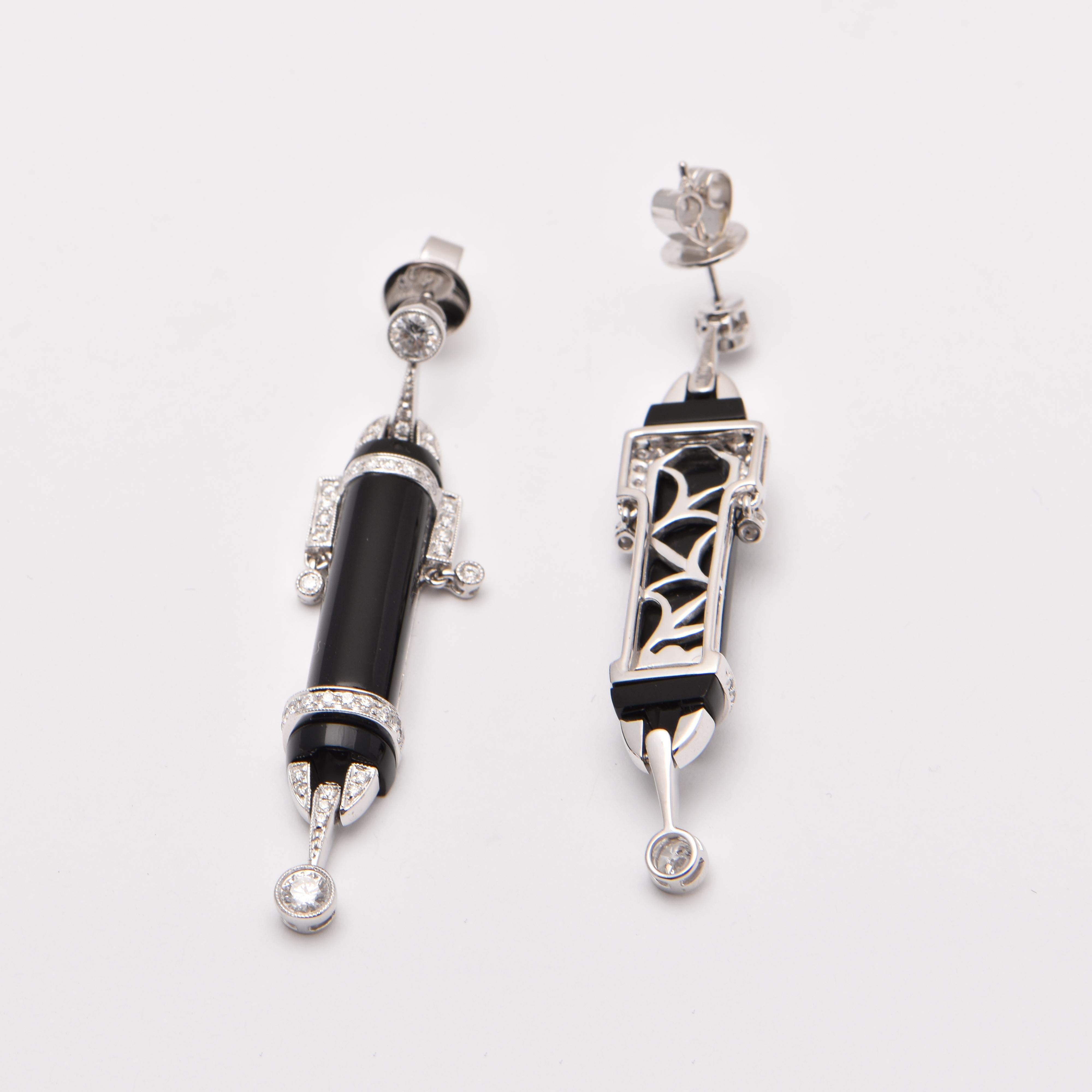 Art Deco Style 1 Carat Diamond and Onyx Earrings in 18 Carat White Gold For Sale 2