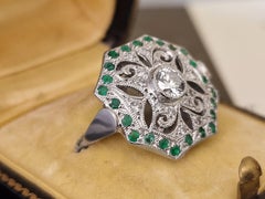 Art Deco Style 1.00 ct Diamonds and Emerald Platinum Fashion Ring