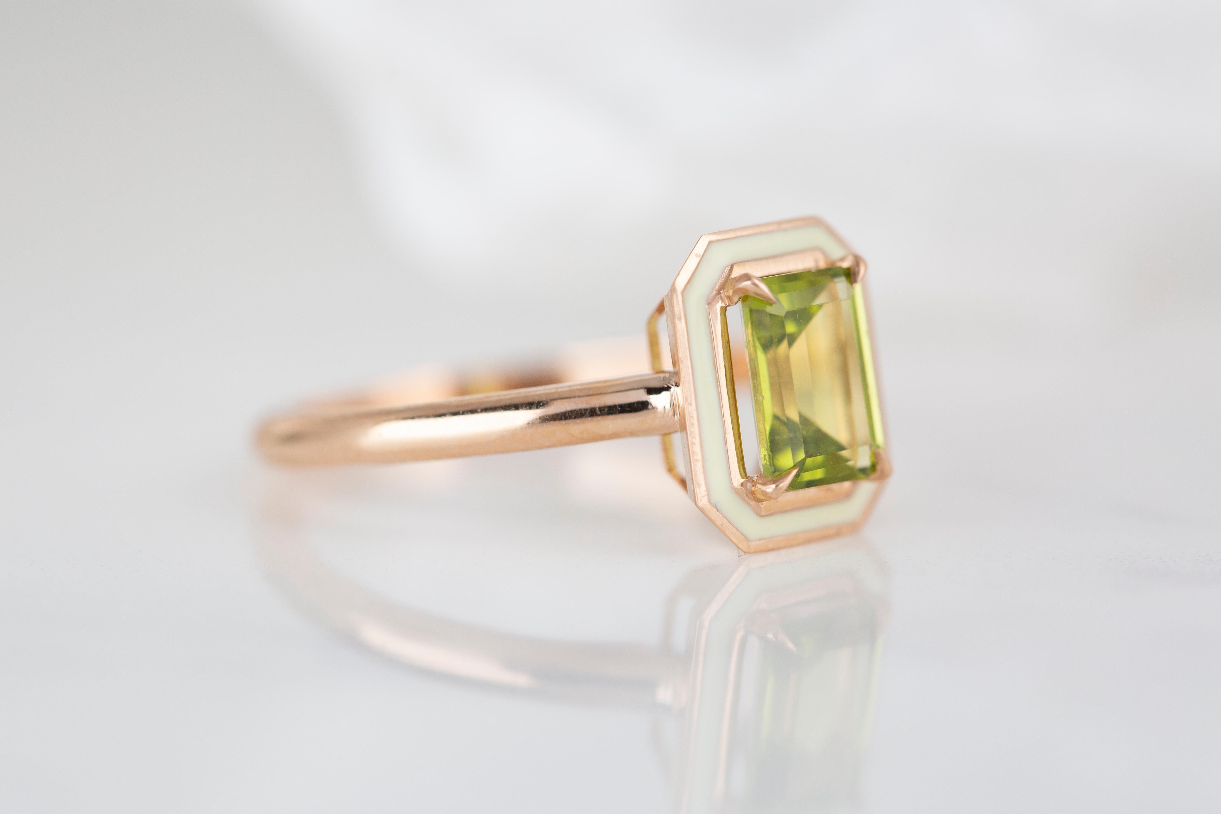 For Sale:  Art Deco Style 1.00 Ct Peridot 14K Gold Cocktail Ring 5