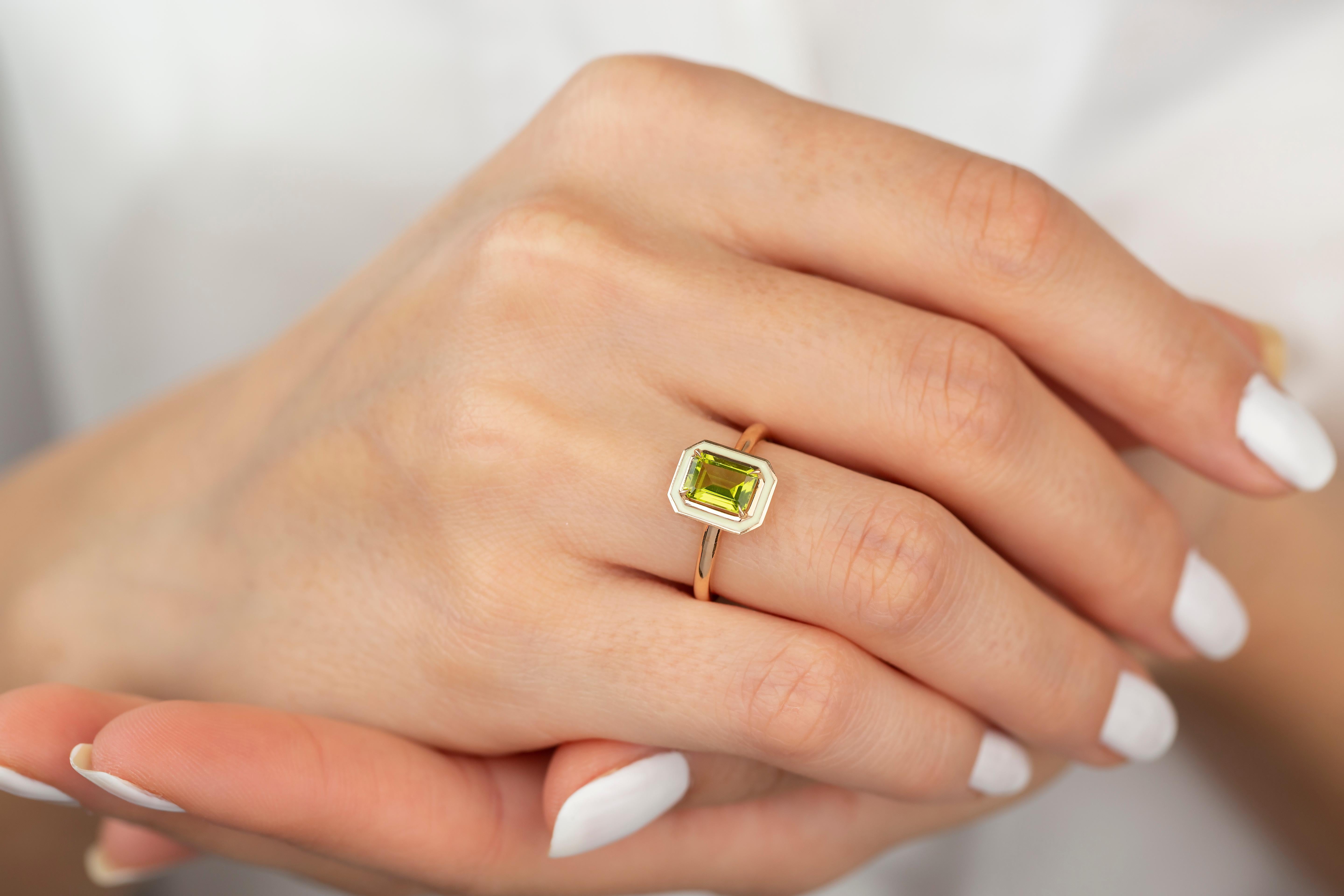 For Sale:  Art Deco Style 1.00 Ct Peridot 14K Gold Cocktail Ring 8