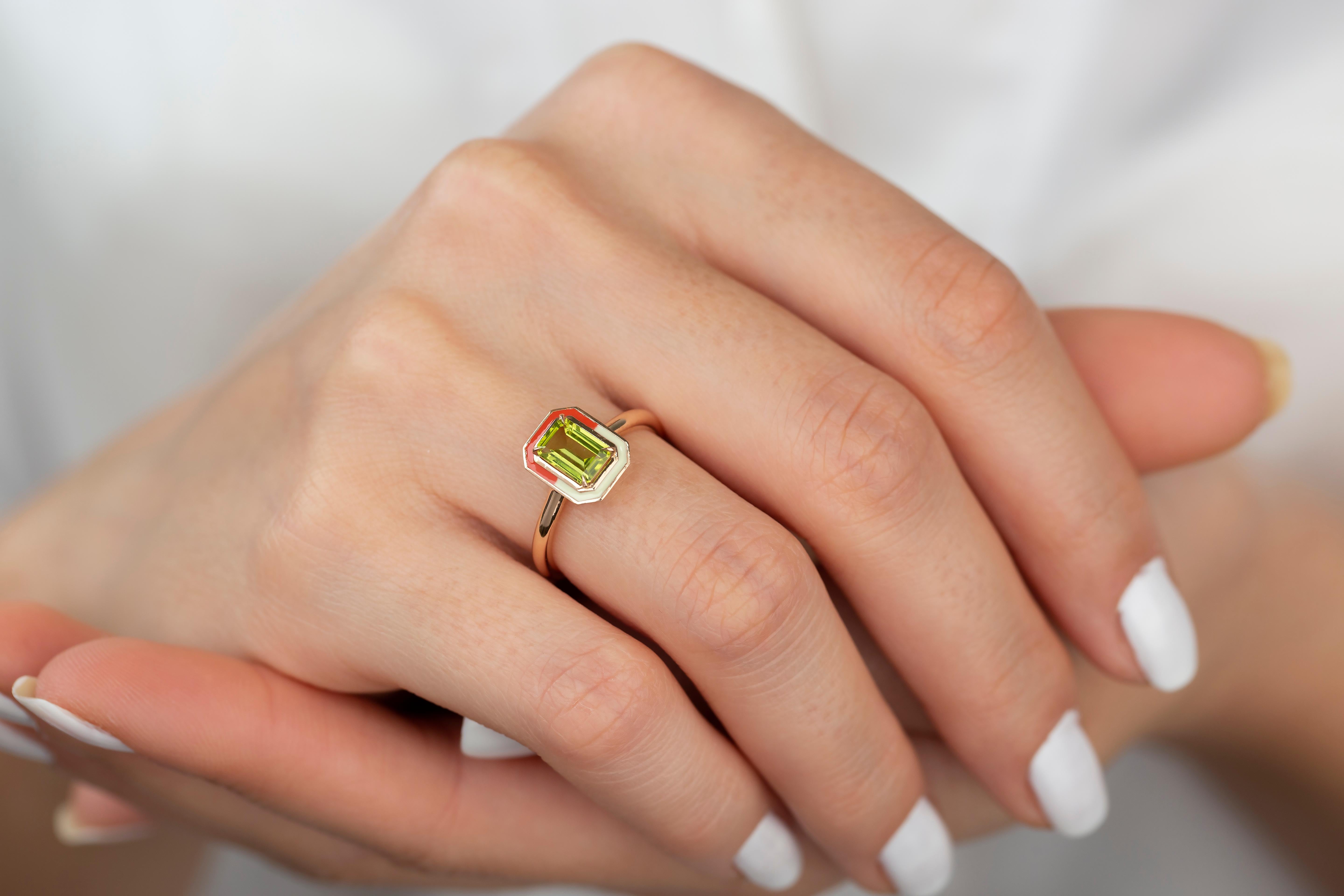 For Sale:  Art Deco Style 1.00 Ct Peridot Double Color 14K Gold Cocktail Ring 10