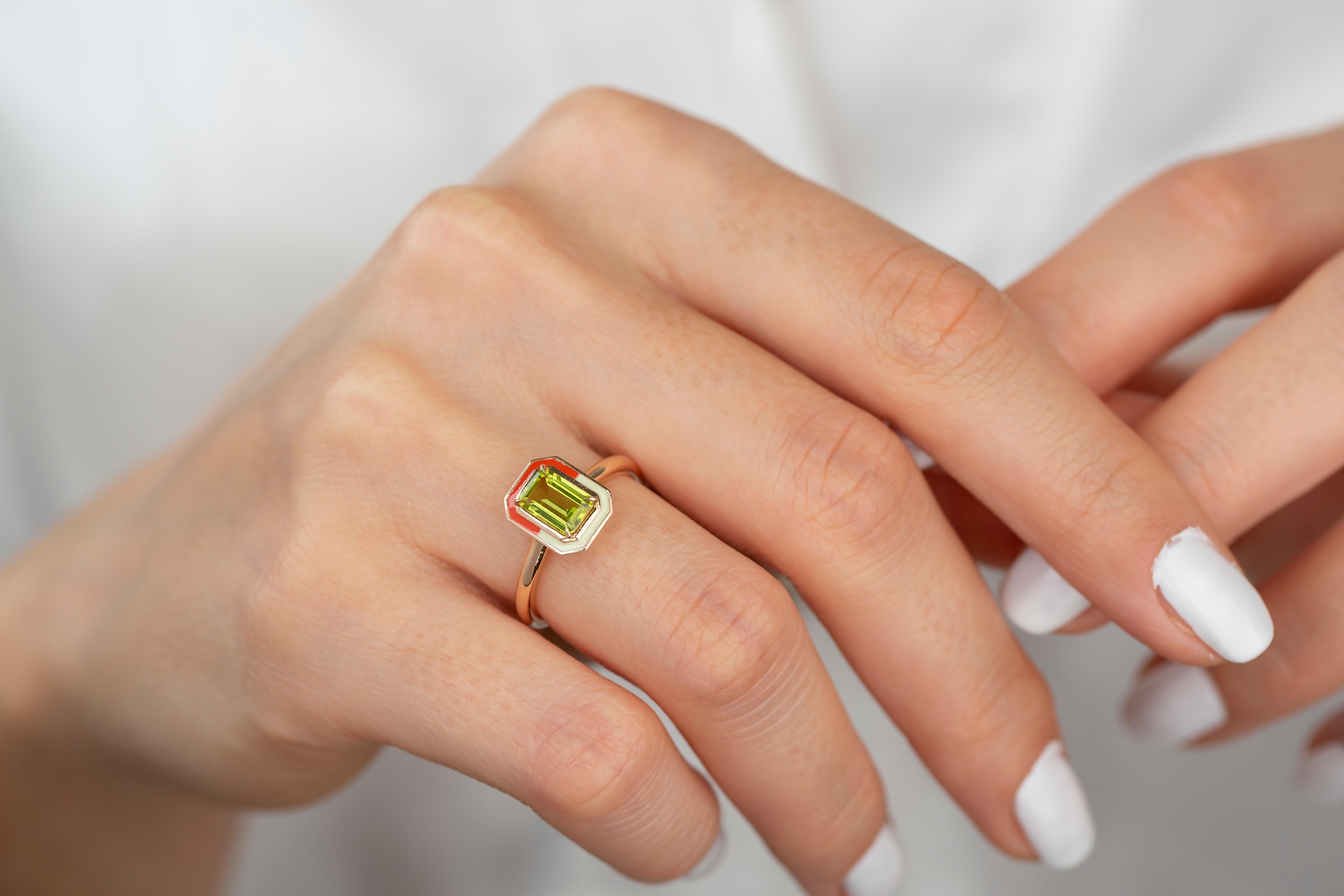 For Sale:  Art Deco Style 1.00 Ct Peridot Double Color 14K Gold Cocktail Ring 9