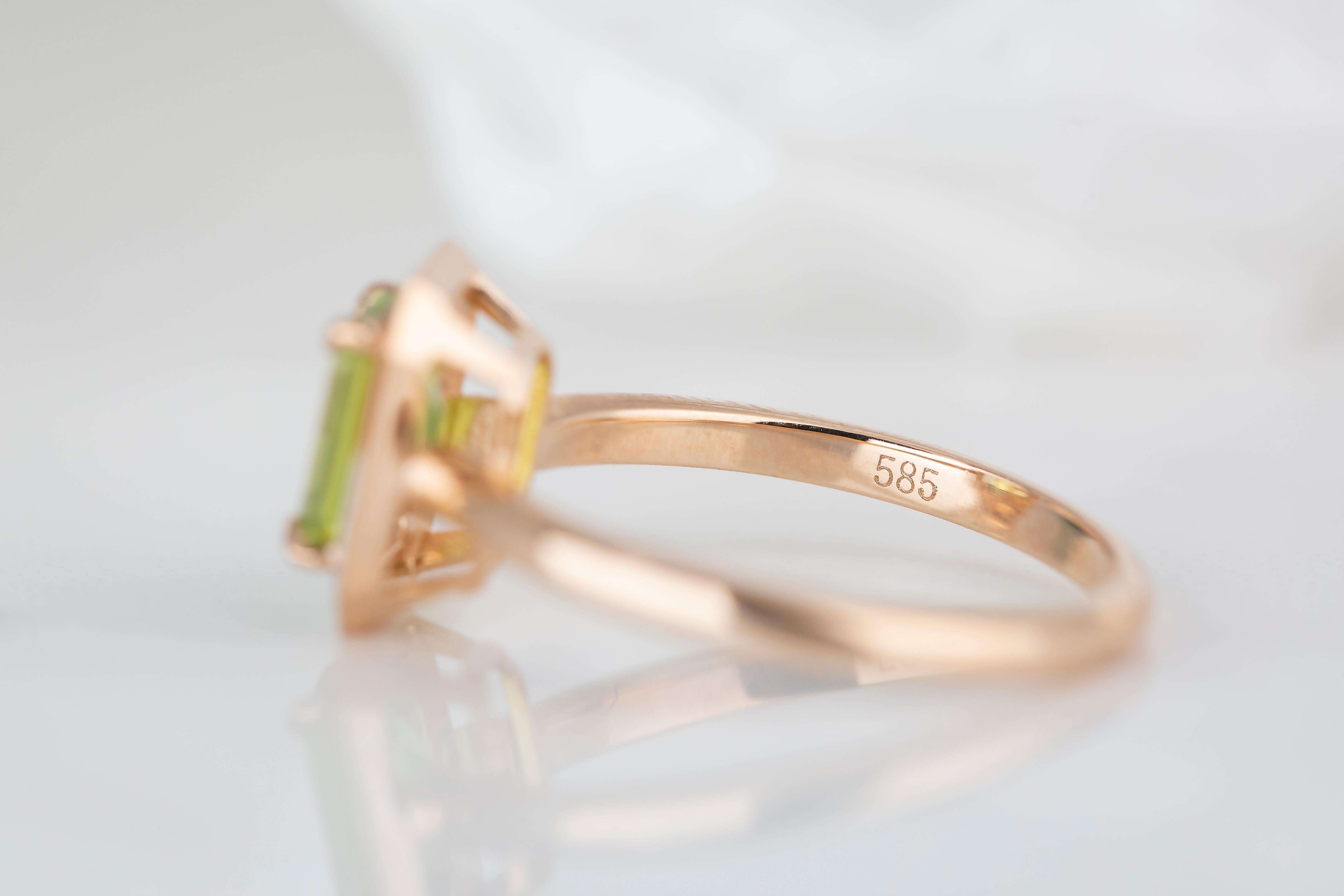 For Sale:  Art Deco Style 1.00 Ct Peridot Double Color Enamel 14K Gold Cocktail Ring 9