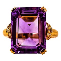 Art Deco-Cocktailring mit 10,07 Karat weißem Diamanten und Amethyst aus Gelbgold