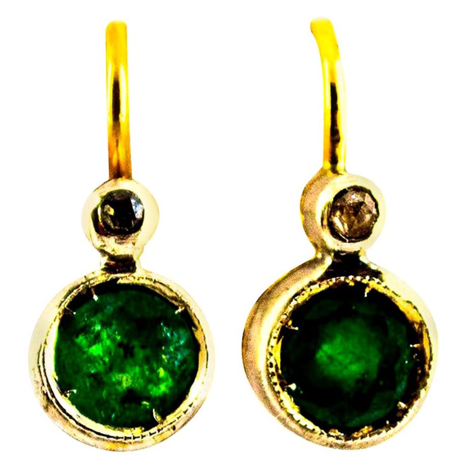 Art Deco Style 1.02 Carat Emerald White Diamond Yellow Gold Lever-Back Earrings For Sale