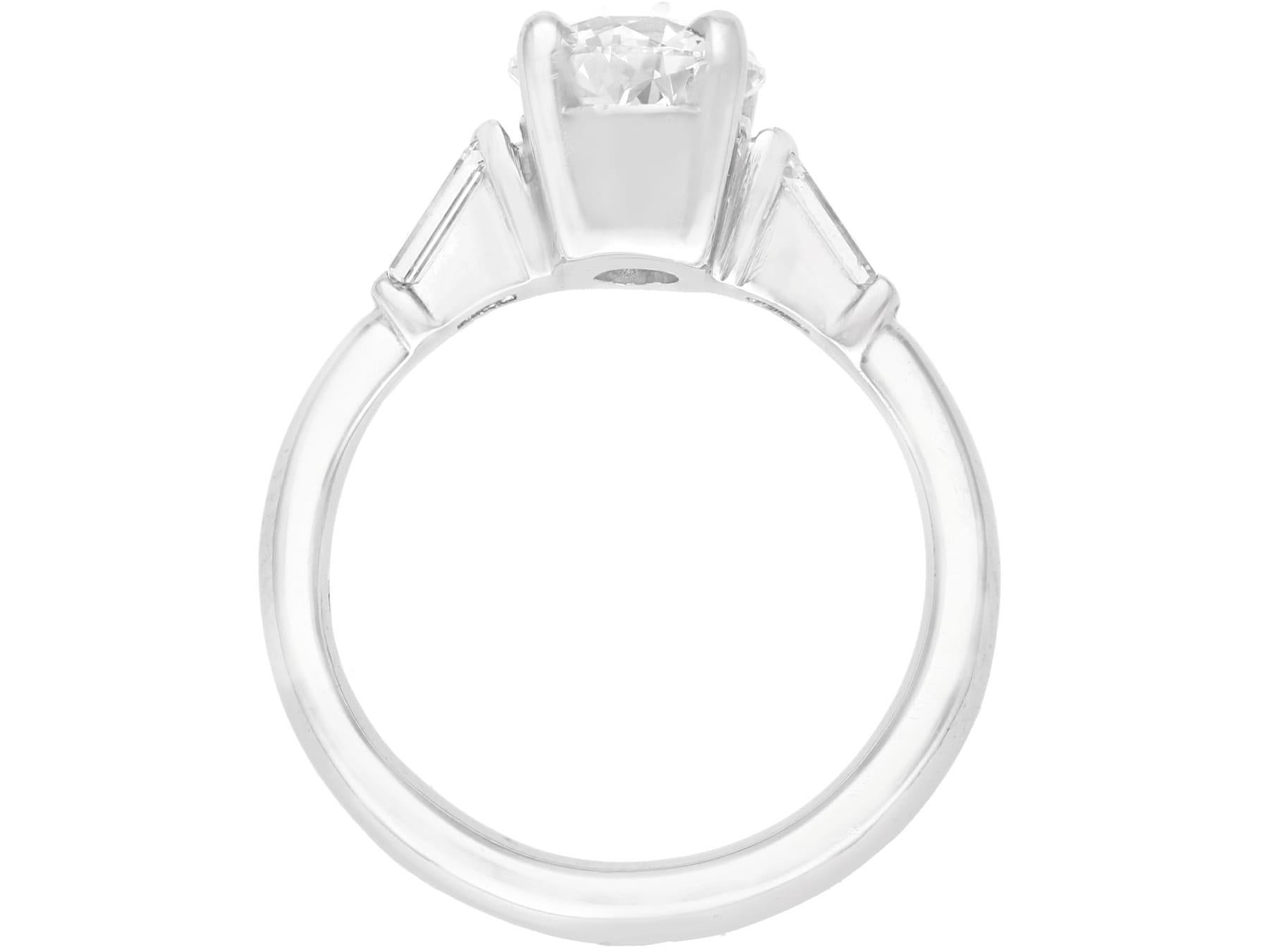 Round Cut Art Deco Style 1.05 Carat Diamond and Platinum Solitaire Engagement Ring For Sale