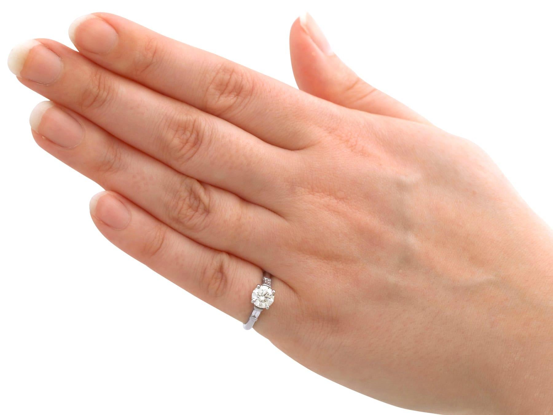 Bague de fiançailles solitaire de style Art Déco en platine et diamant de 1,05 carat Pour femmes en vente