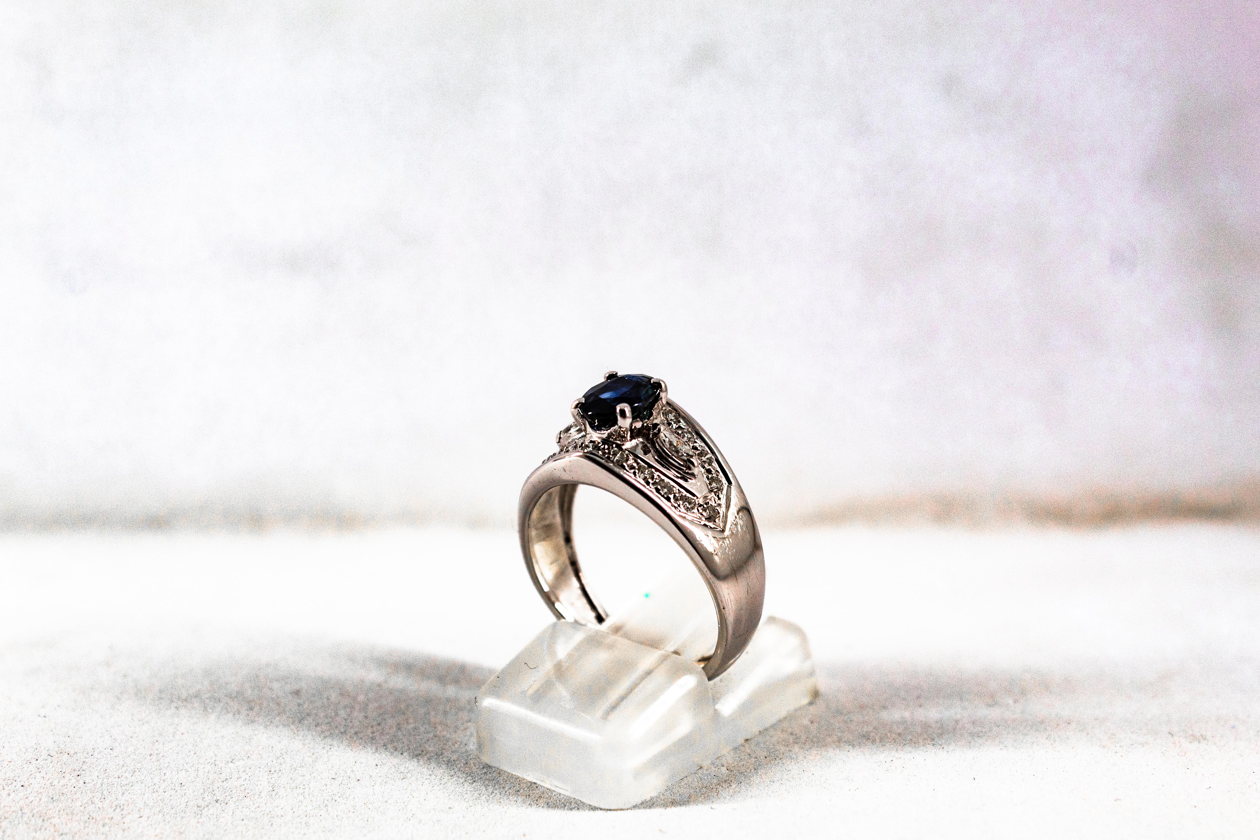 Women's or Men's Art Deco Style 1.05 Carat Modern Round Cut Diamond Blue Sapphire White Gold Ring For Sale