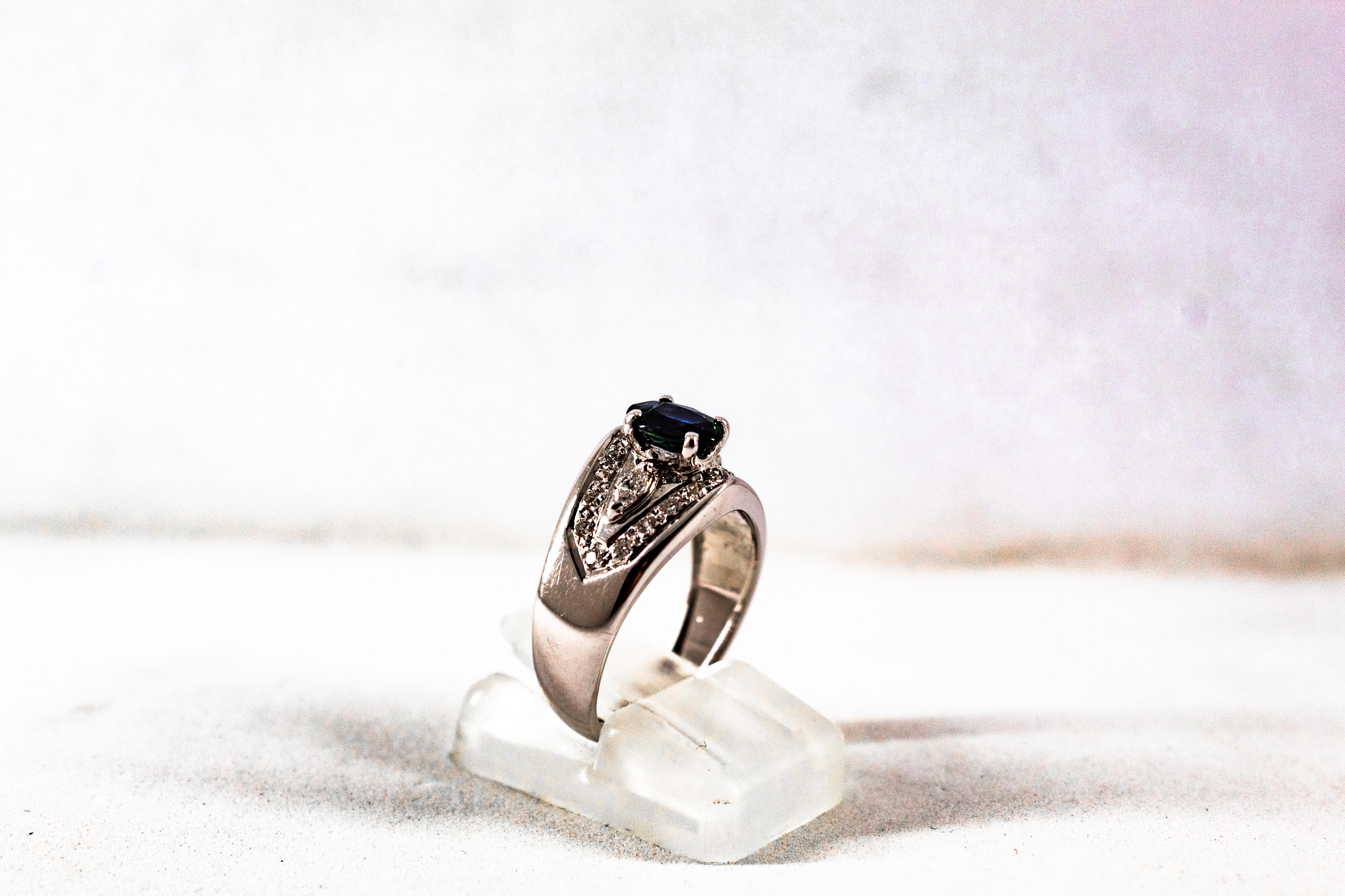 Art Deco Style 1.05 Carat Modern Round Cut Diamond Blue Sapphire White Gold Ring For Sale 3
