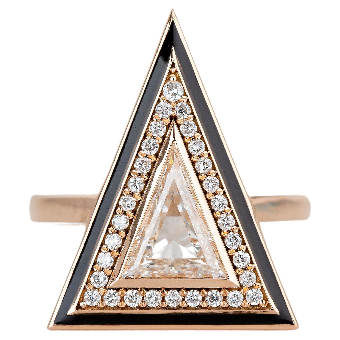 Bague en or 18 carats de style Art déco avec diamants en forme de triangle de 1,06 carat de taille rose