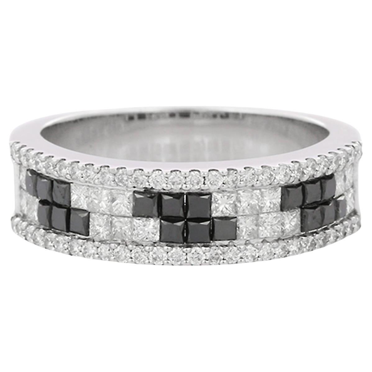 For Sale:  Unisex Black White Diamond Engagement Band Ring Gift for Him in 18k White Gold