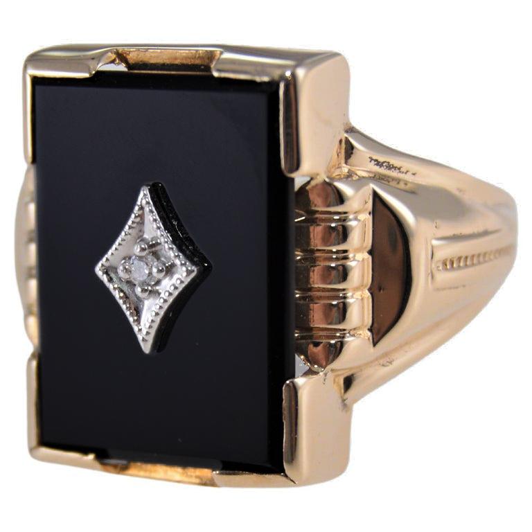 Style Art Déco 10Kt. Bague de chevalière en or massif avec onyx noir et diamant Taille 10 Unisexe en vente
