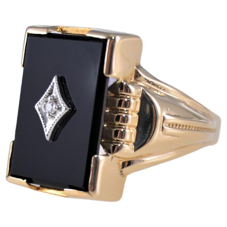 Style Art Déco 10Kt. Bague de chevalière en or massif avec onyx noir et diamant Taille 10 en vente 1