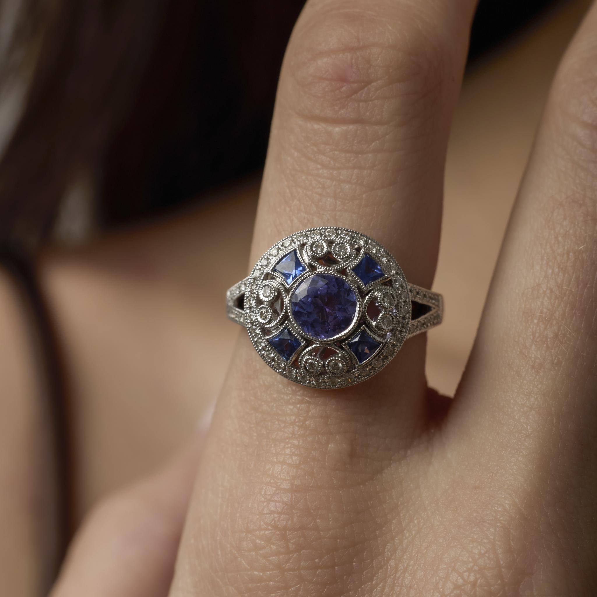 Anillo de cóctel de platino con diamante tanzanita de 1,10 quilates estilo Art Déco en venta 2