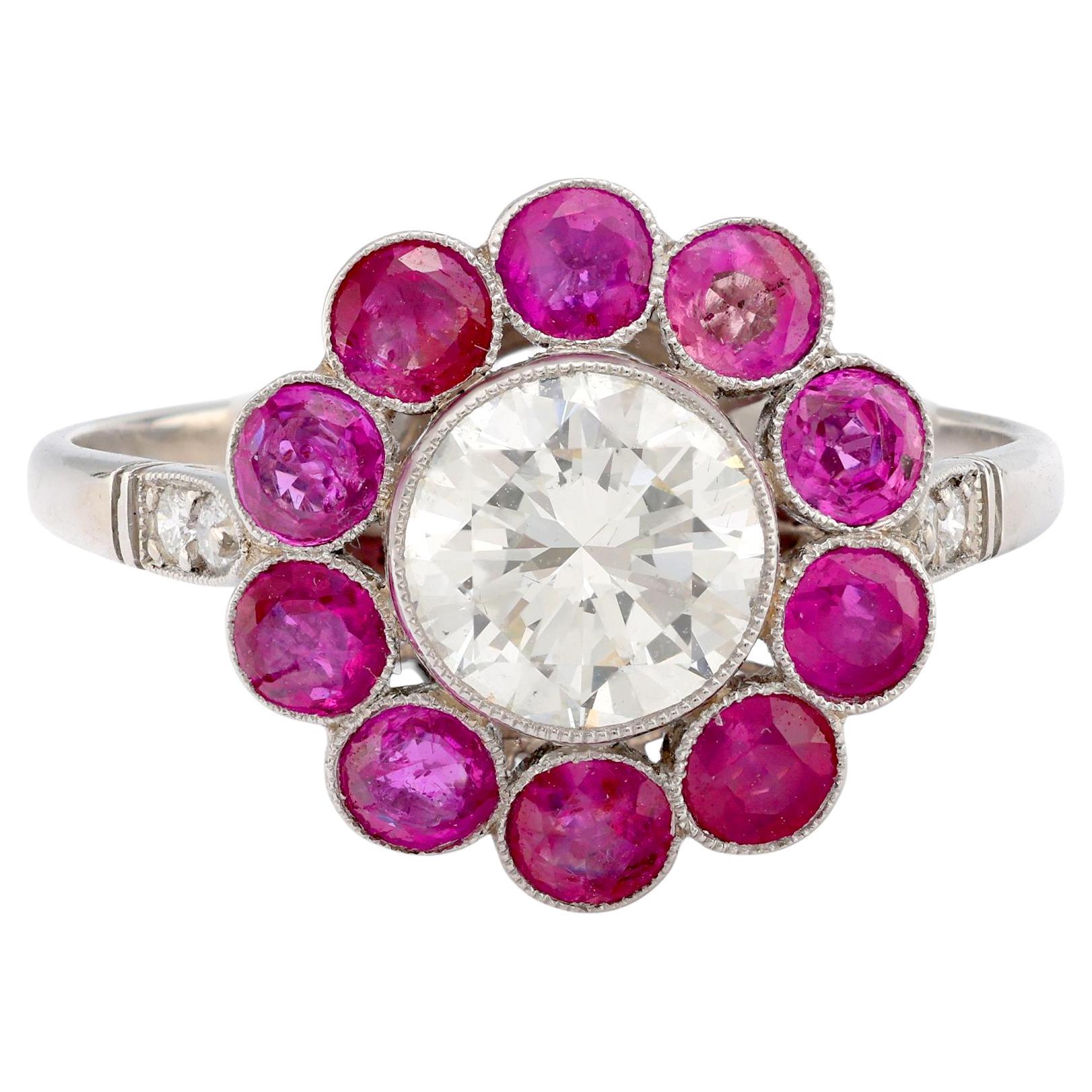 Bague à grappes en platine de style Art déco, diamants, rubis et diamants de taille transitionnelle de 1,11 carat