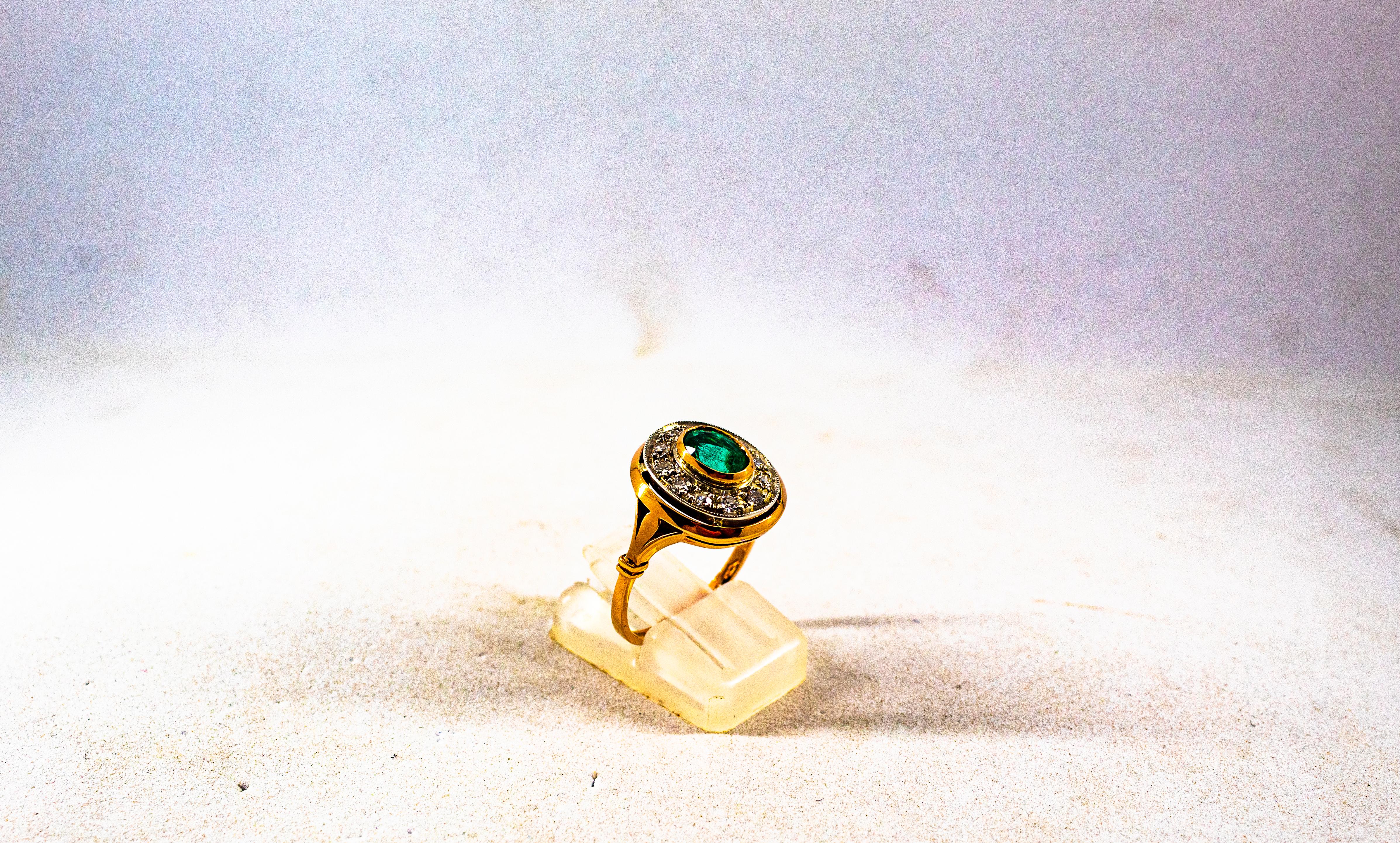 Women's or Men's Art Deco Style 1.15 Carat White Diamond Emerald Yellow Gold Cocktail Ring For Sale
