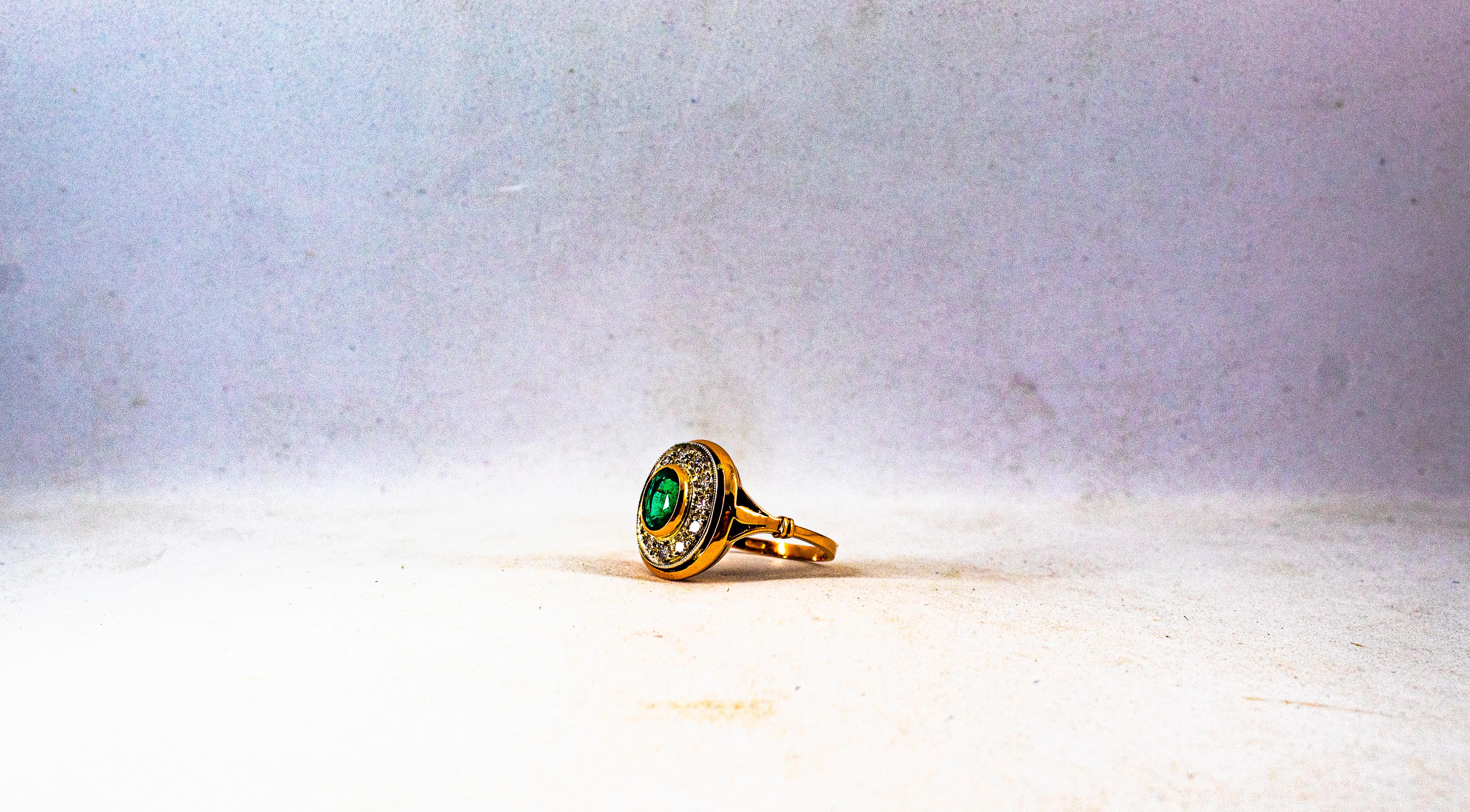 Art Deco Style 1.15 Carat White Diamond Emerald Yellow Gold Cocktail Ring For Sale 2