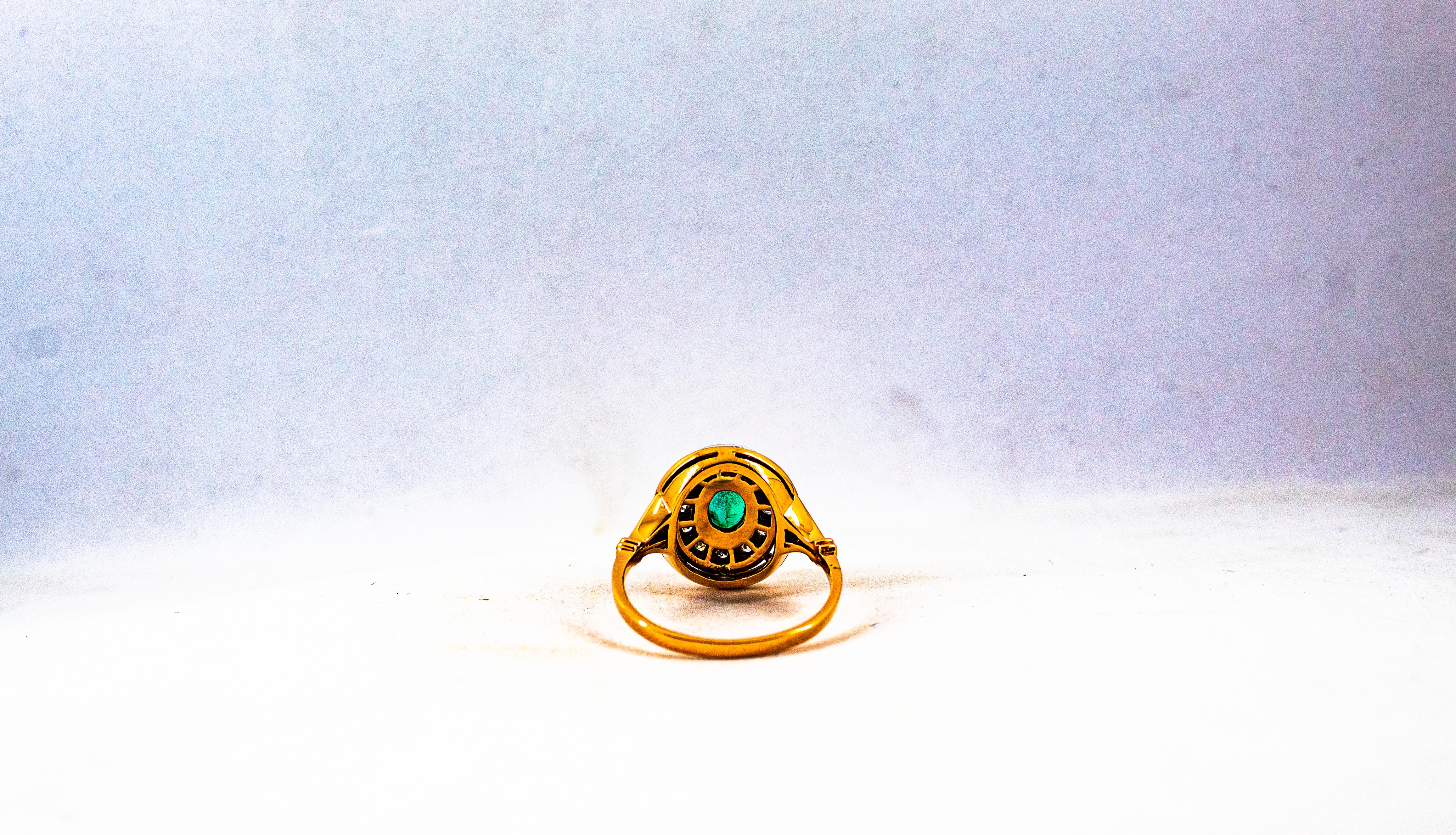 Bague cocktail de style Art déco en or jaune avec diamant blanc de 1.15 carat et émeraude 4