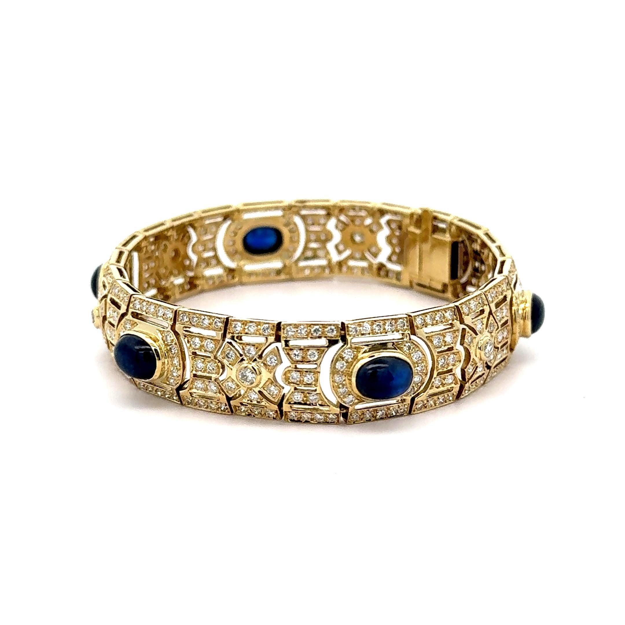 De las mujeres Art Deco Style 12 Carat Cabochon Sapphire & Diamond 18K Gold Bracelet en venta