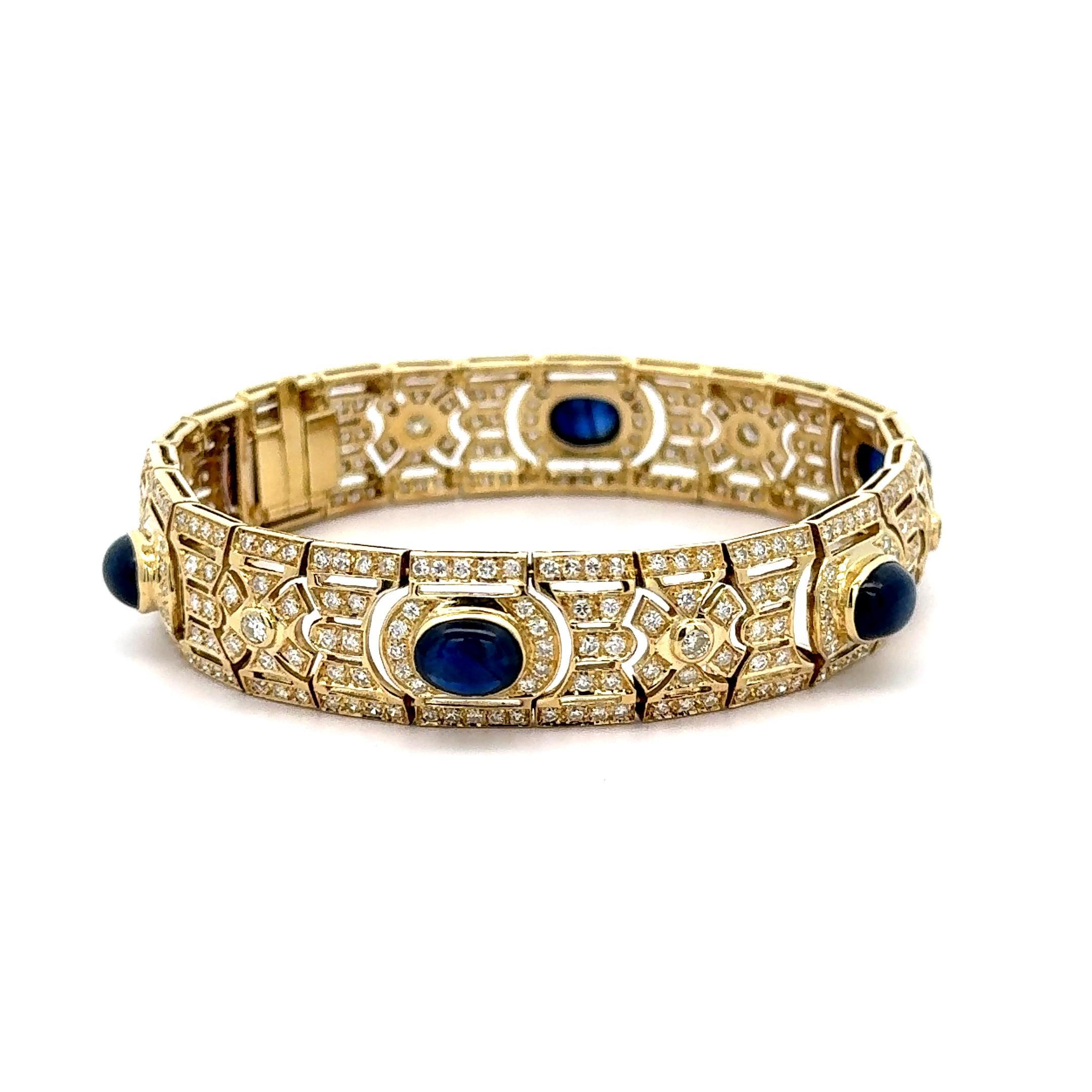 Art Deco Style 12 Carat Cabochon Sapphire & Diamond 18K Gold Bracelet en venta 3