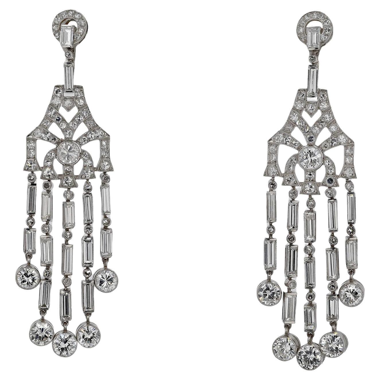 Boucles d'oreilles chandelier en diamant de 12 carats de style Art Déco