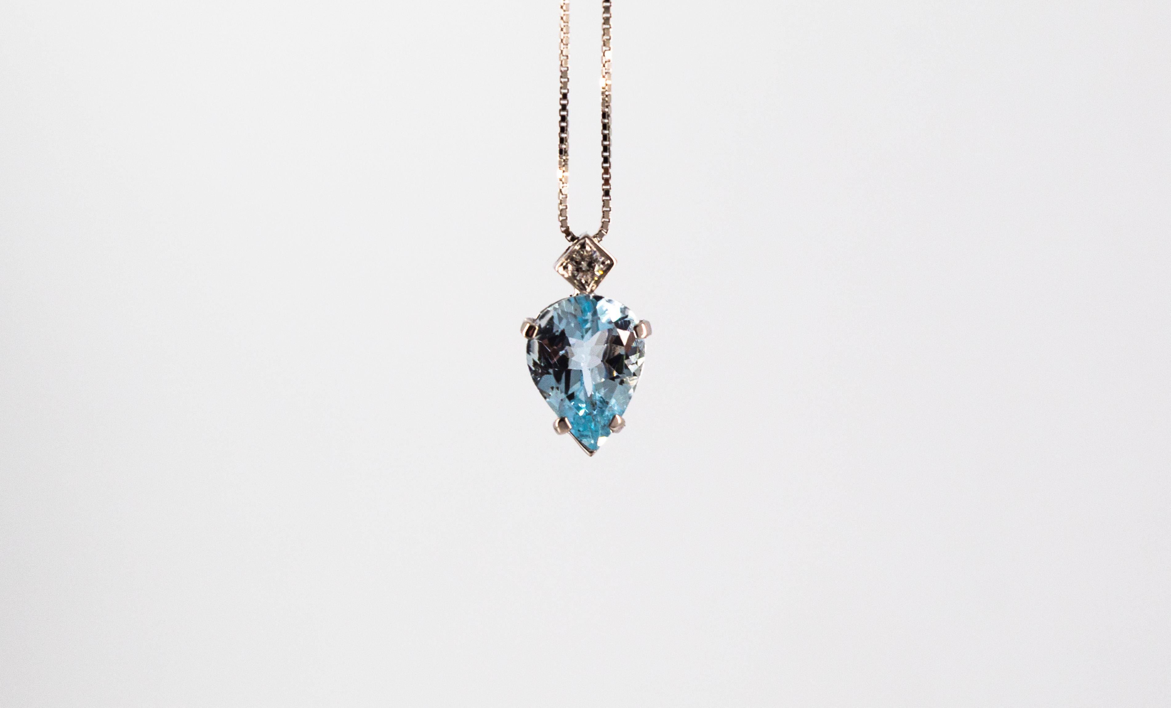 Art Deco Style 1.20 Carat Aquamarine 0.03 Carat Diamond White Gold Necklace For Sale 2