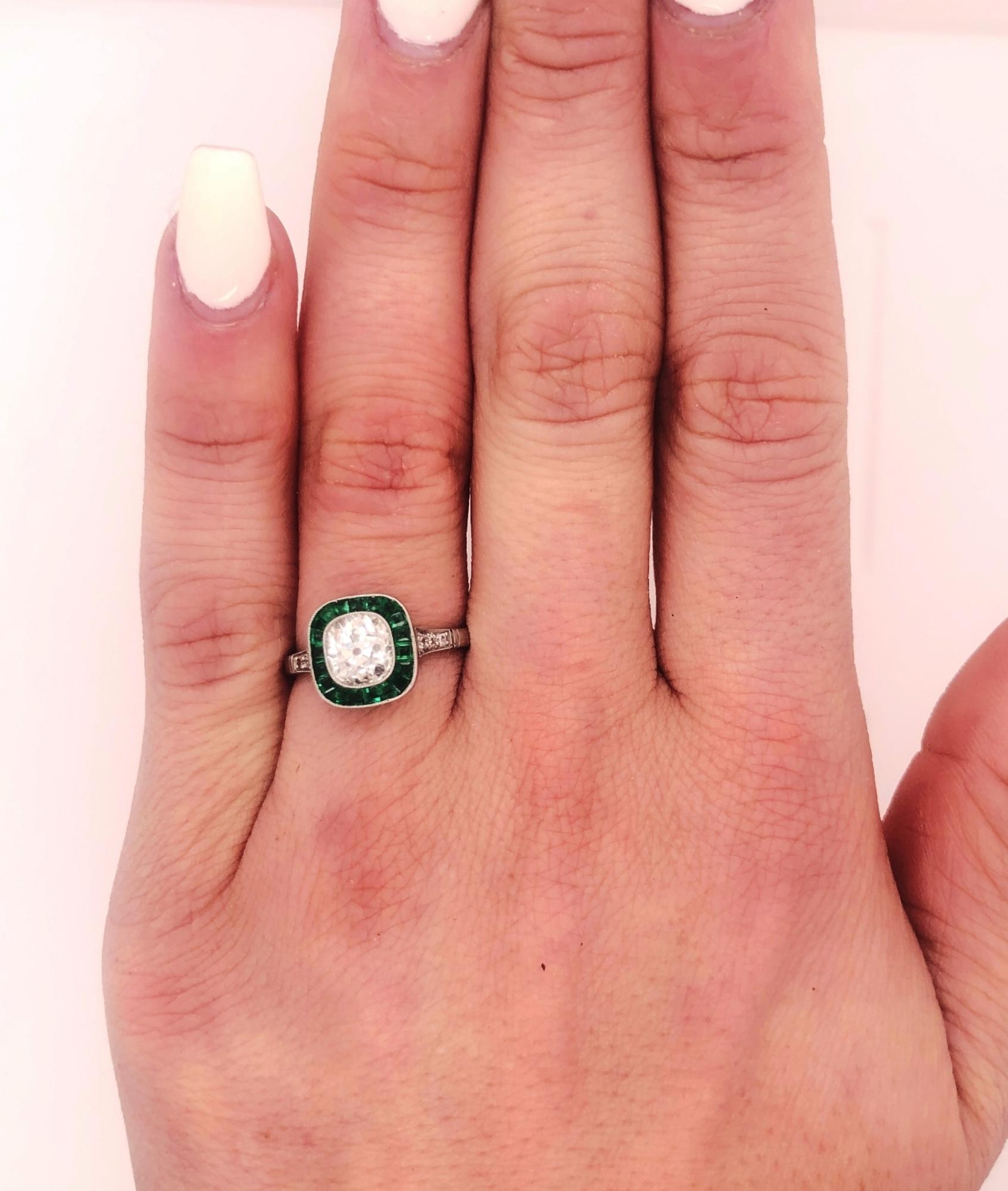 Art Deco Style 1.22 Old Mine Cushion Cut Diamond Emeralds Platinum Ring In Good Condition For Sale In Woodland Hills, CA