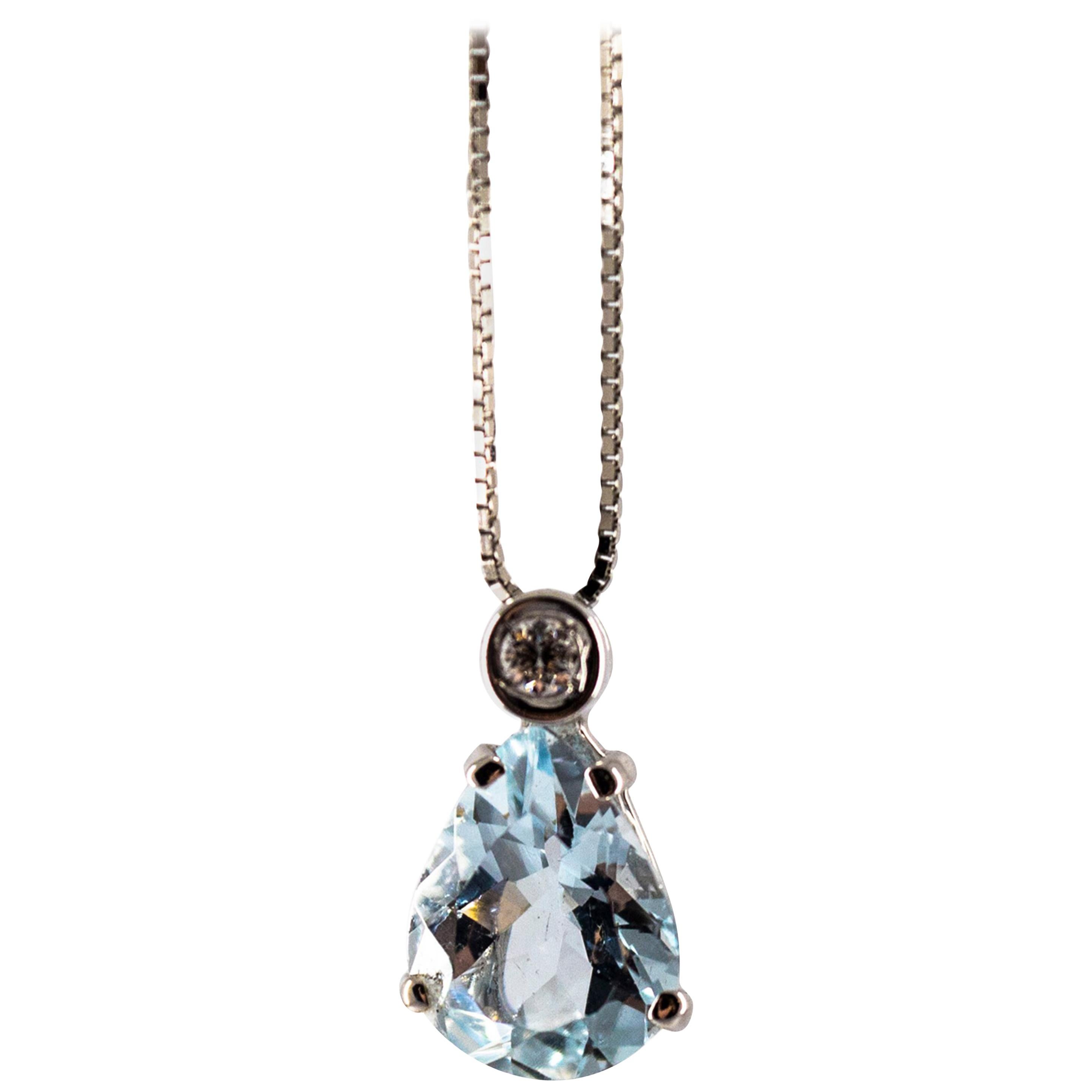 Collana in oro bianco con diamante bianco da 1,23 carati e taglio a pera con acquamarina in stile Art Deco in vendita