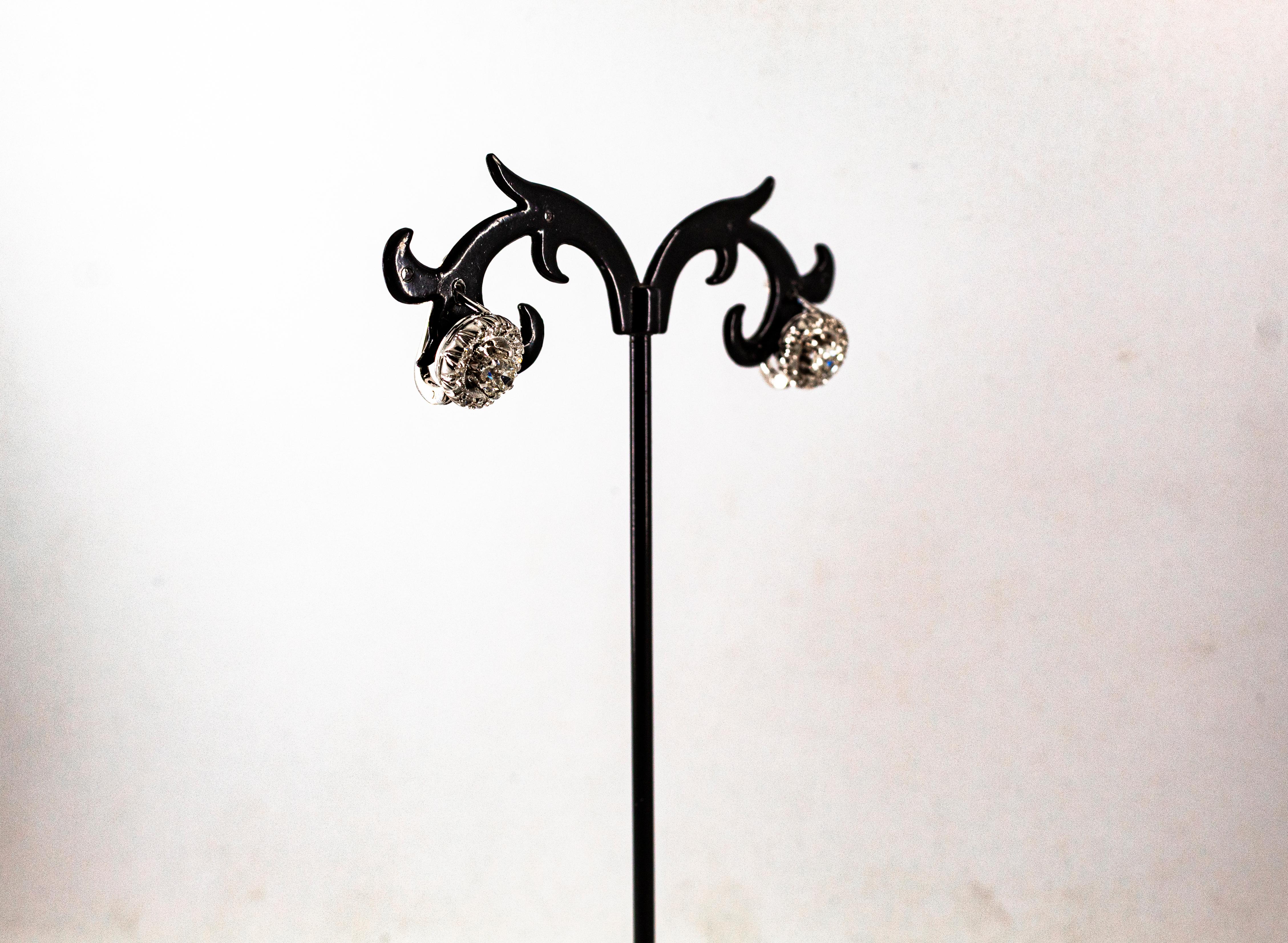 Orecchini a leva in oro bianco con diamante bianco da 1,23 carati in stile Art Déco in vendita 3