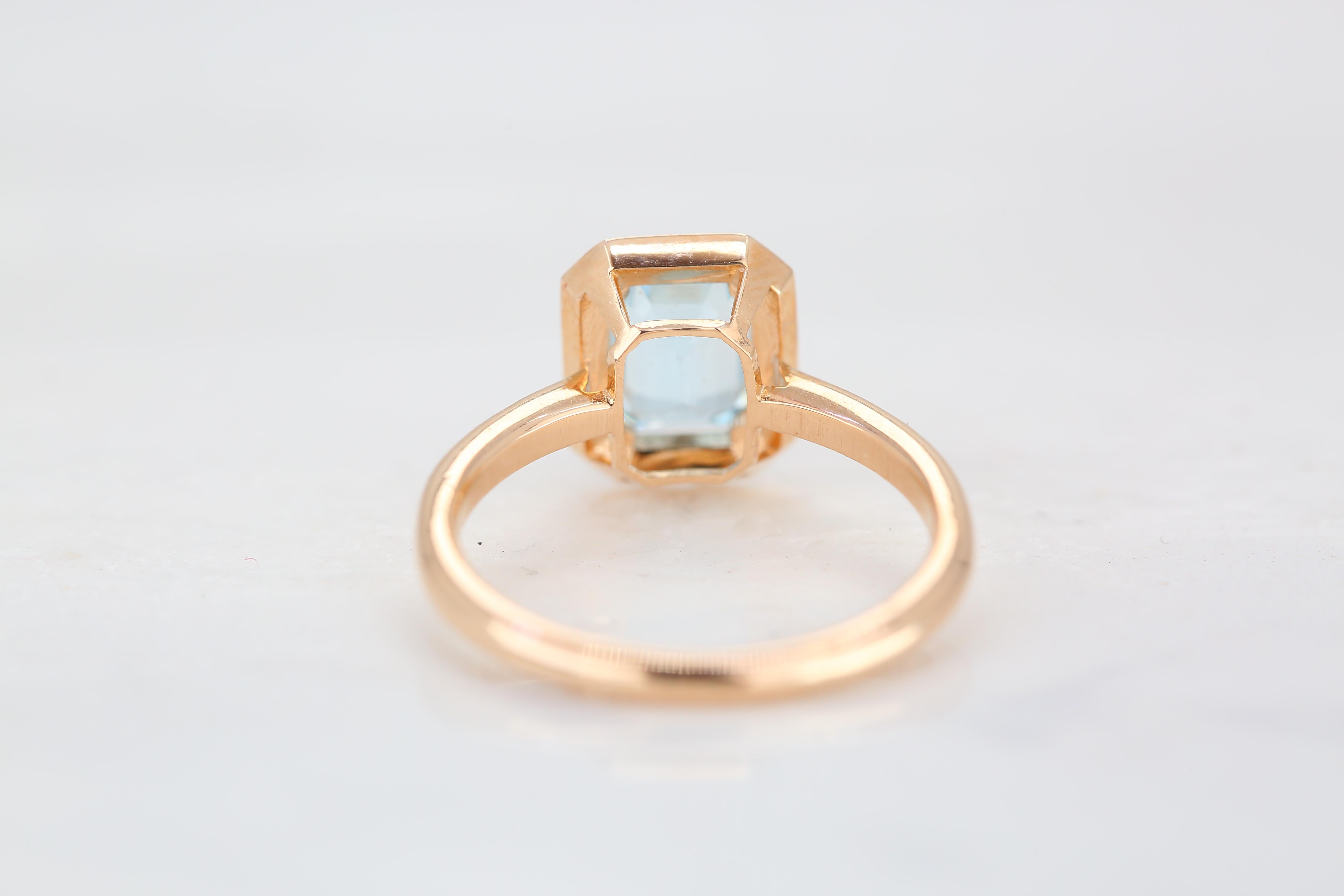 For Sale:  Art Deco Style 1.25 Ct Sky Topaz 14K Gold Enamel Cocktail Ring 7