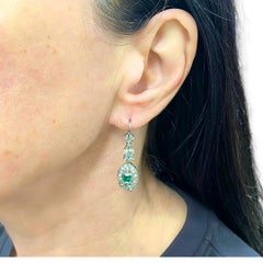 Art Deco-Stil 12k Weißgold Smaragd-Diamant-Tropfen-Ohrringe