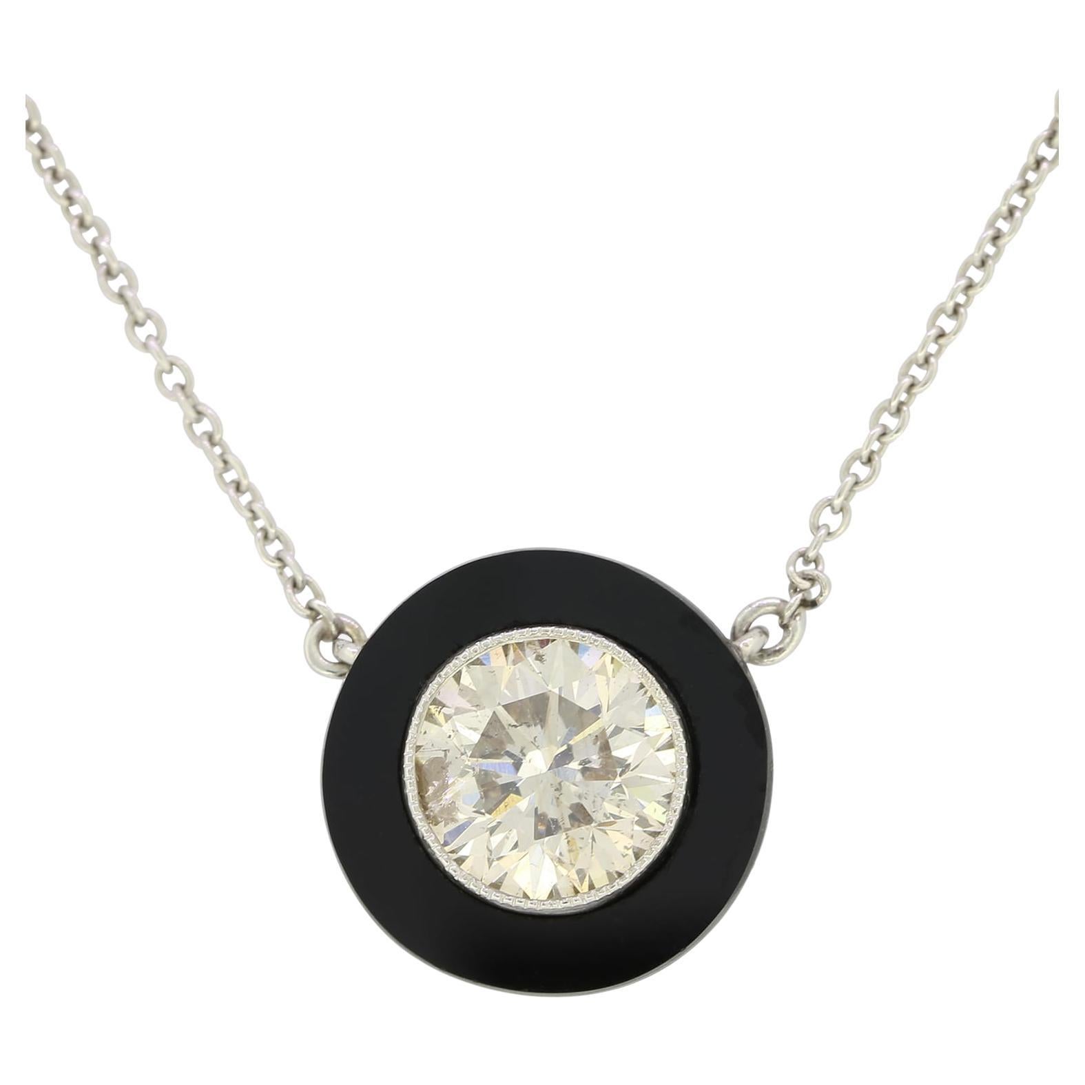 Collana in stile Art Déco con diamanti e onice da 1,35 carati in vendita