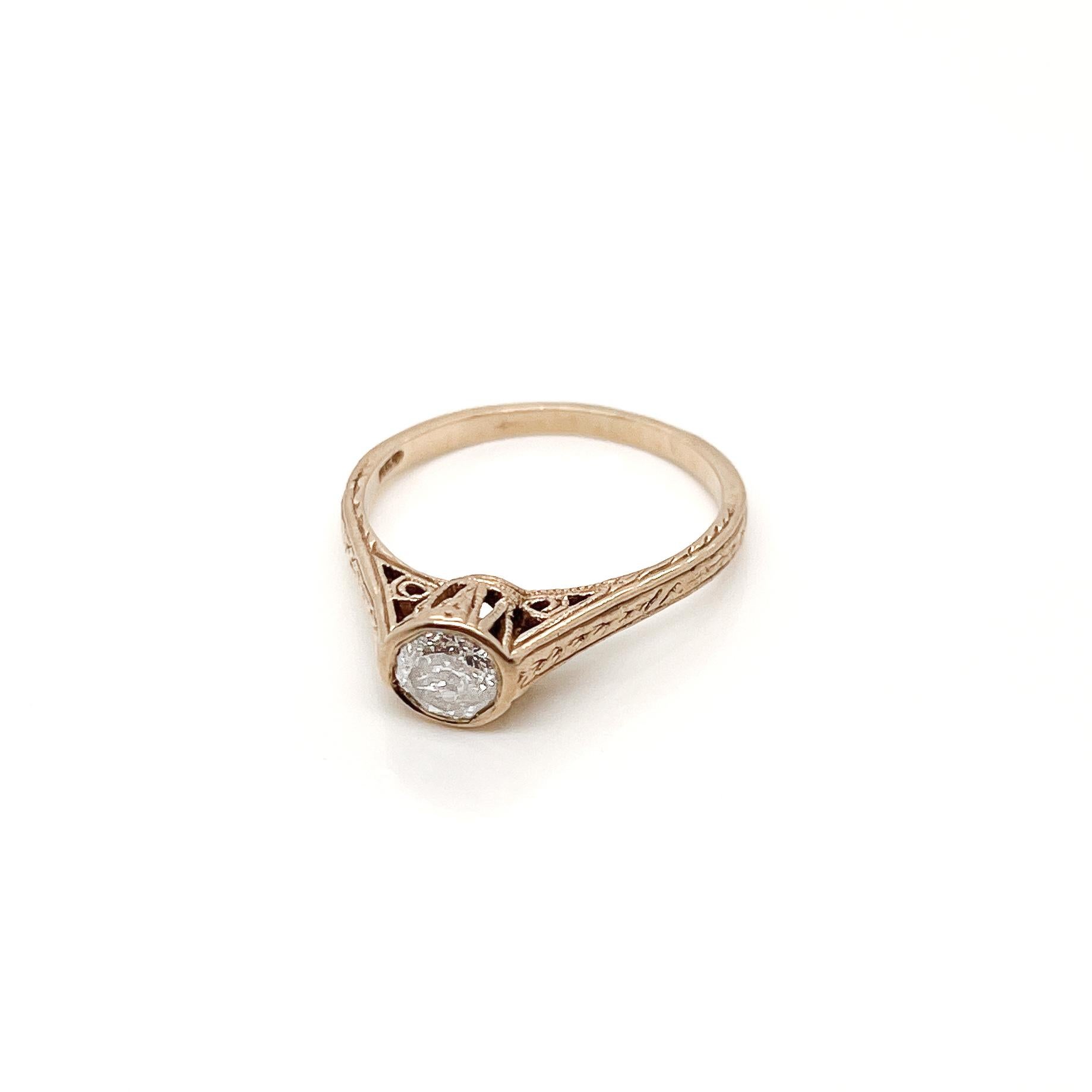 Anello solitario in oro e diamanti in stile Art Déco 14 carati In condizioni discrete in vendita a Philadelphia, PA