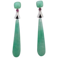 Pendientes Gota de Jade Esmalte Negro Diamantes Rubíes Oro 14 Kilates Estilo Art Decó