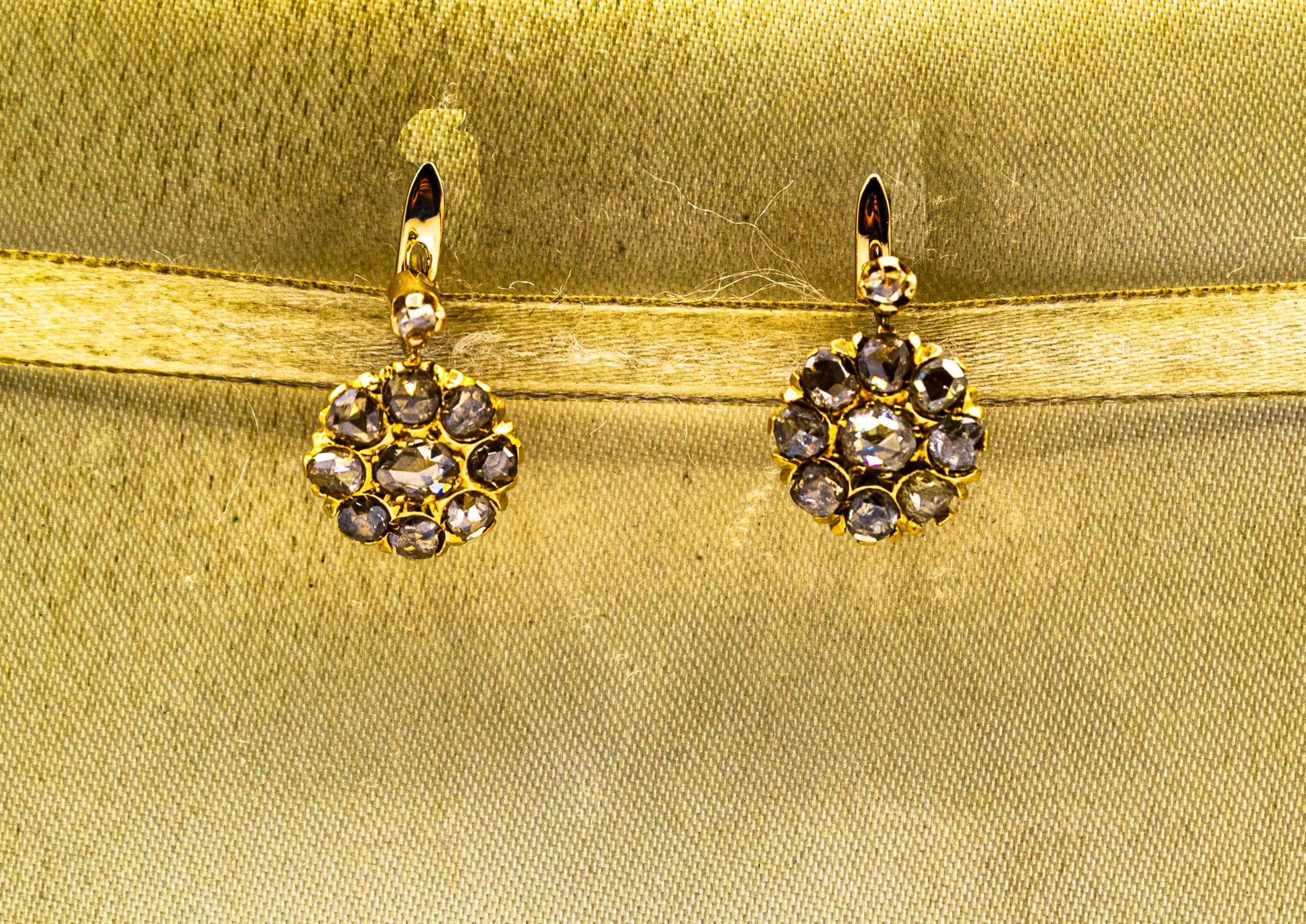 Pendientes de palanca de oro amarillo con diamantes blancos talla rosa de 1.40 quilates estilo art déco Art Decó