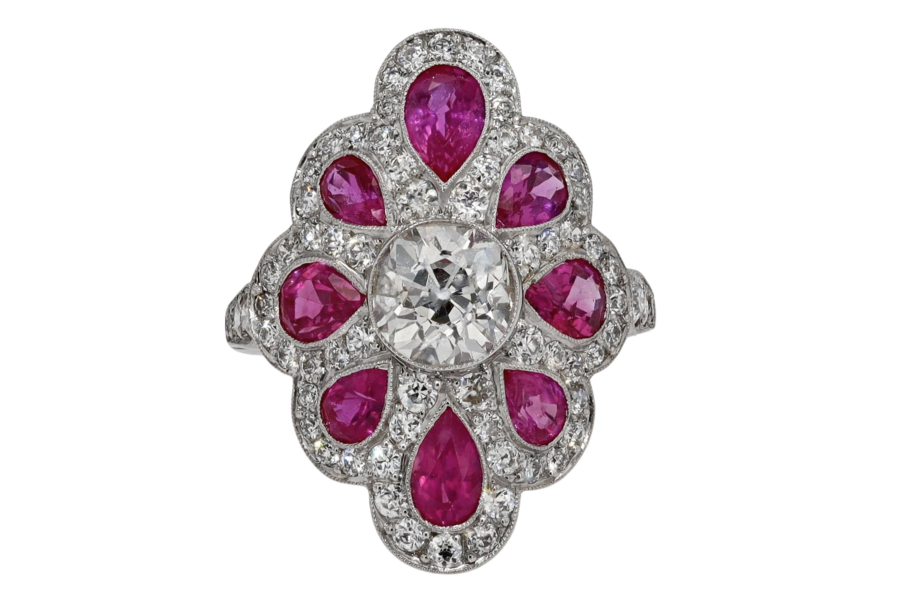 Women's Art Deco Style 1.47 Carat Antique Diamond Pink Sapphire Cocktail Ring For Sale