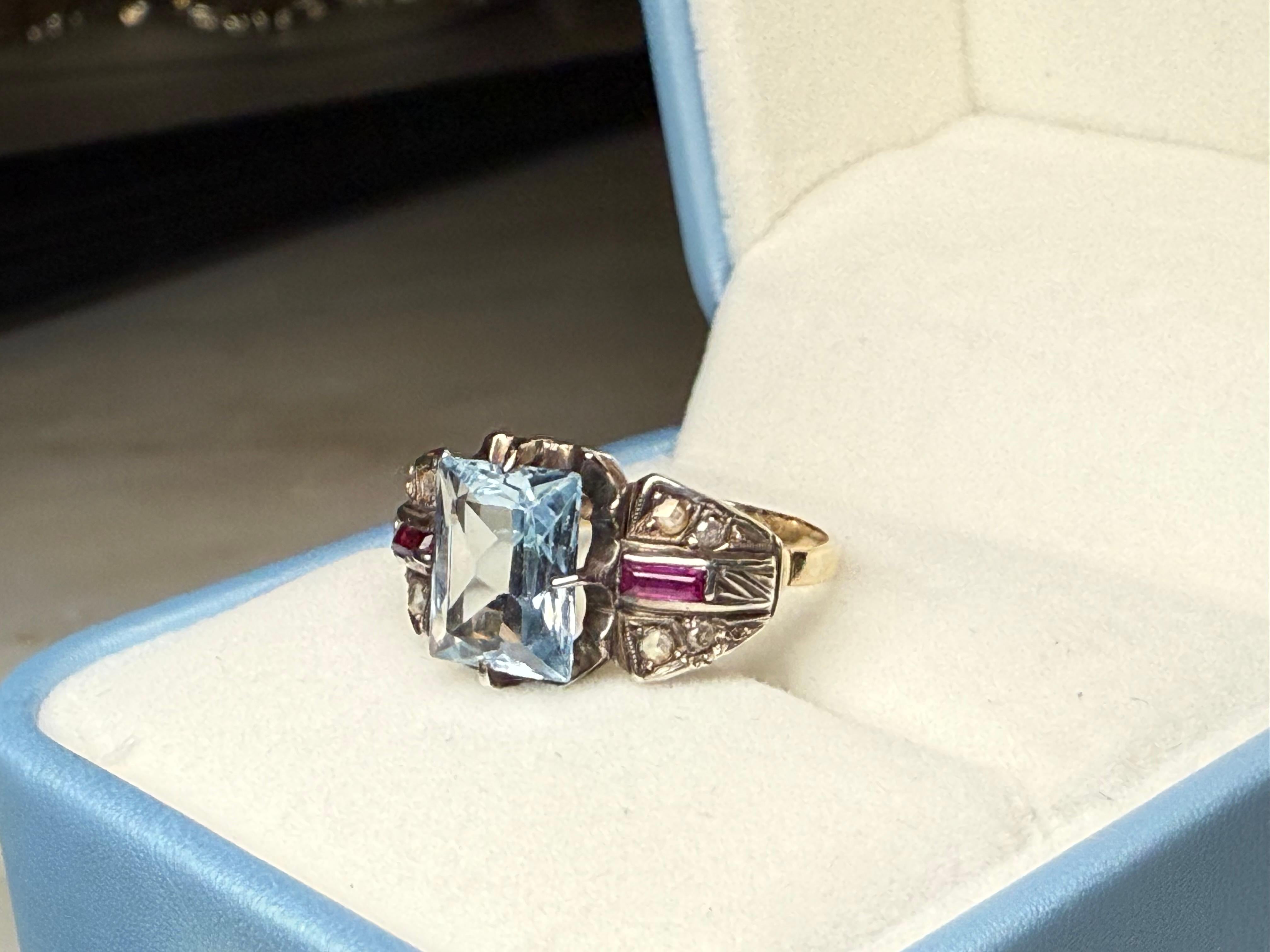 Stile Art Deco  Anello con acquamarina in oro 14k in vendita 1