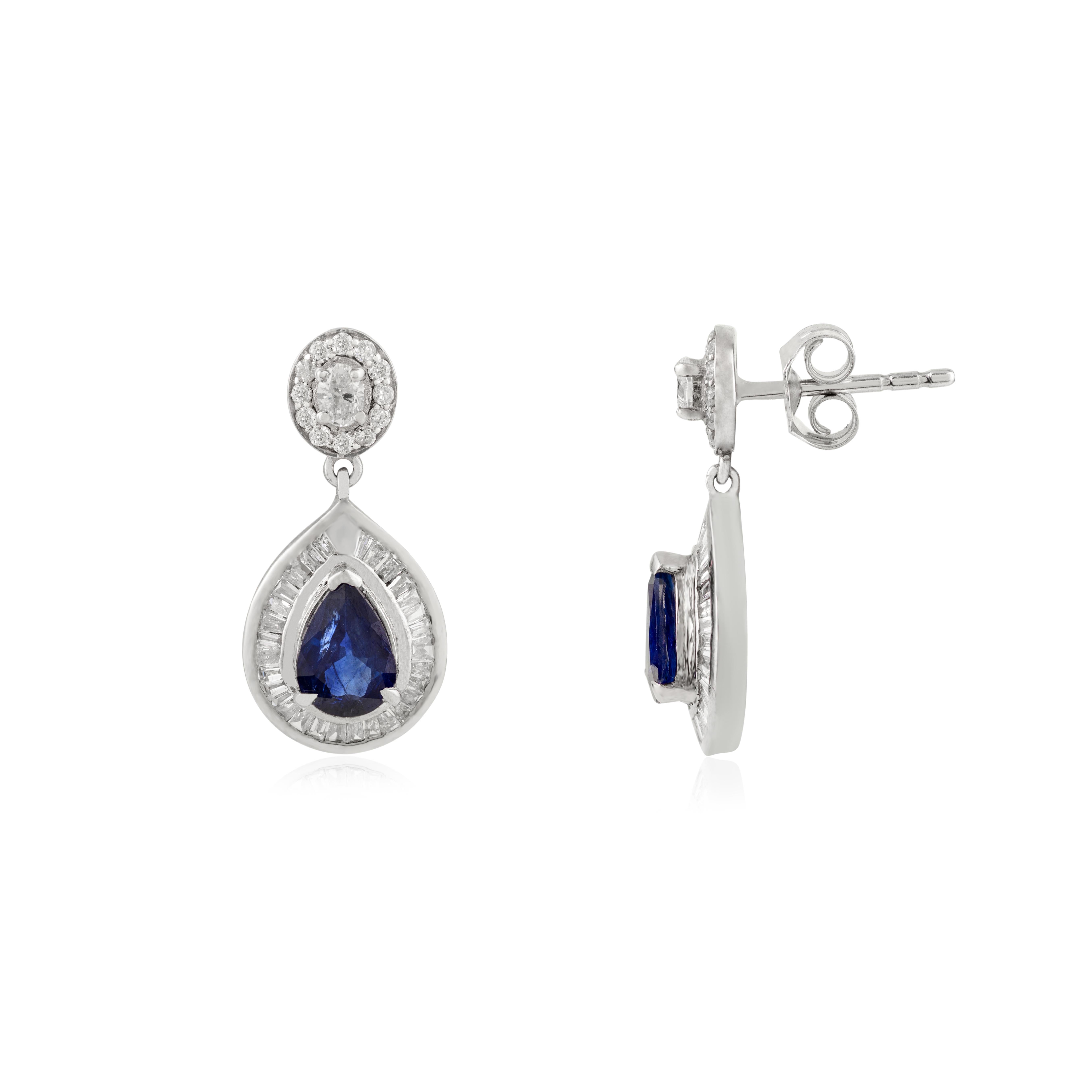 Orecchini a goccia a raggiera in oro 14K in stile Art Deco con zaffiro blu e diamanti da 1,46 carati In condizioni Nuovo in vendita a New York, NY