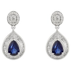Boucles d'oreilles Halo en or 14K de style Art Déco avec 1.46Ct de saphir bleu et diamants