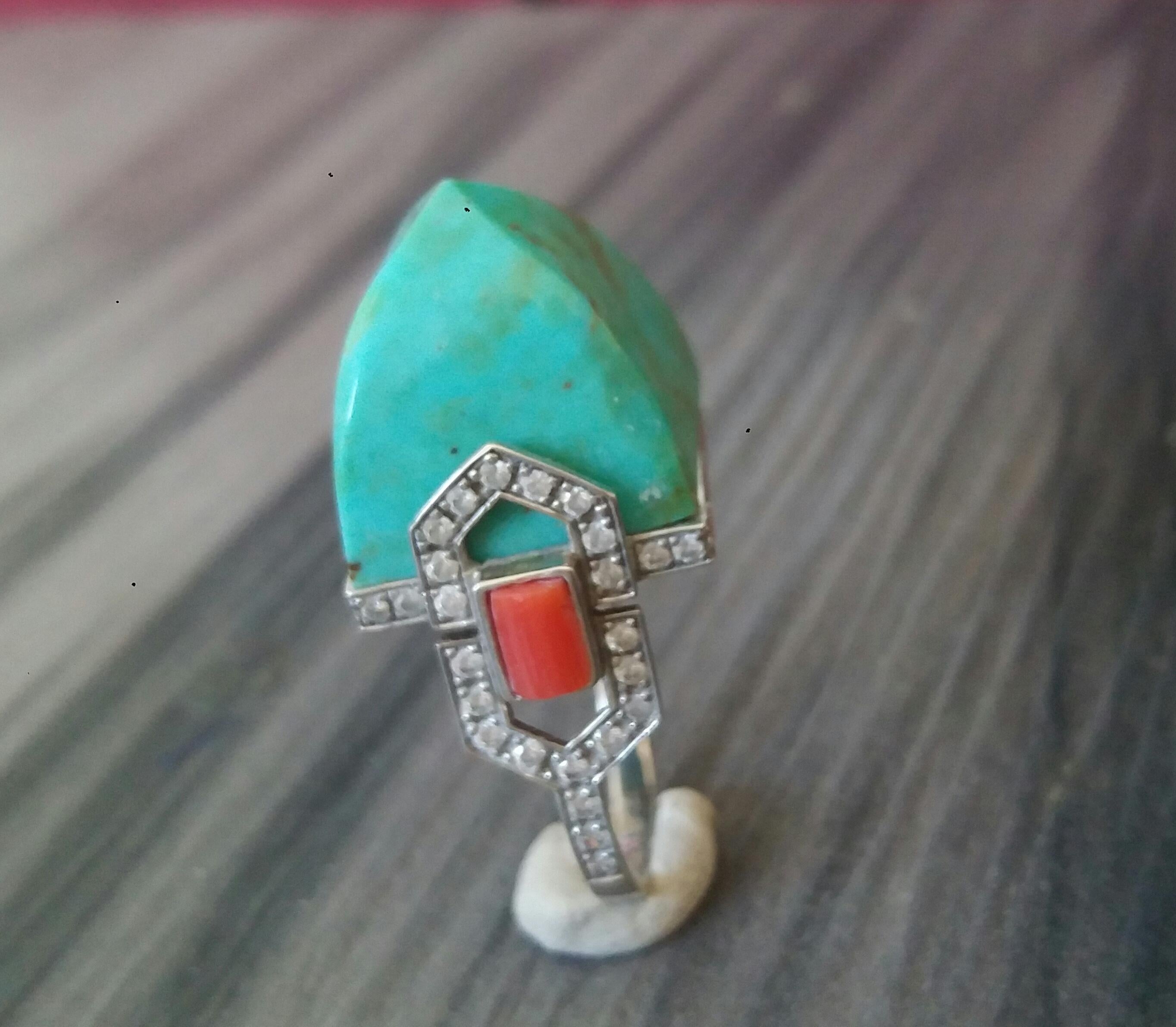 Mixed Cut Art Deco Style 22 Carat Turquoise Pyramid 14K Solid Gold Diamonds Cocktail Ring For Sale