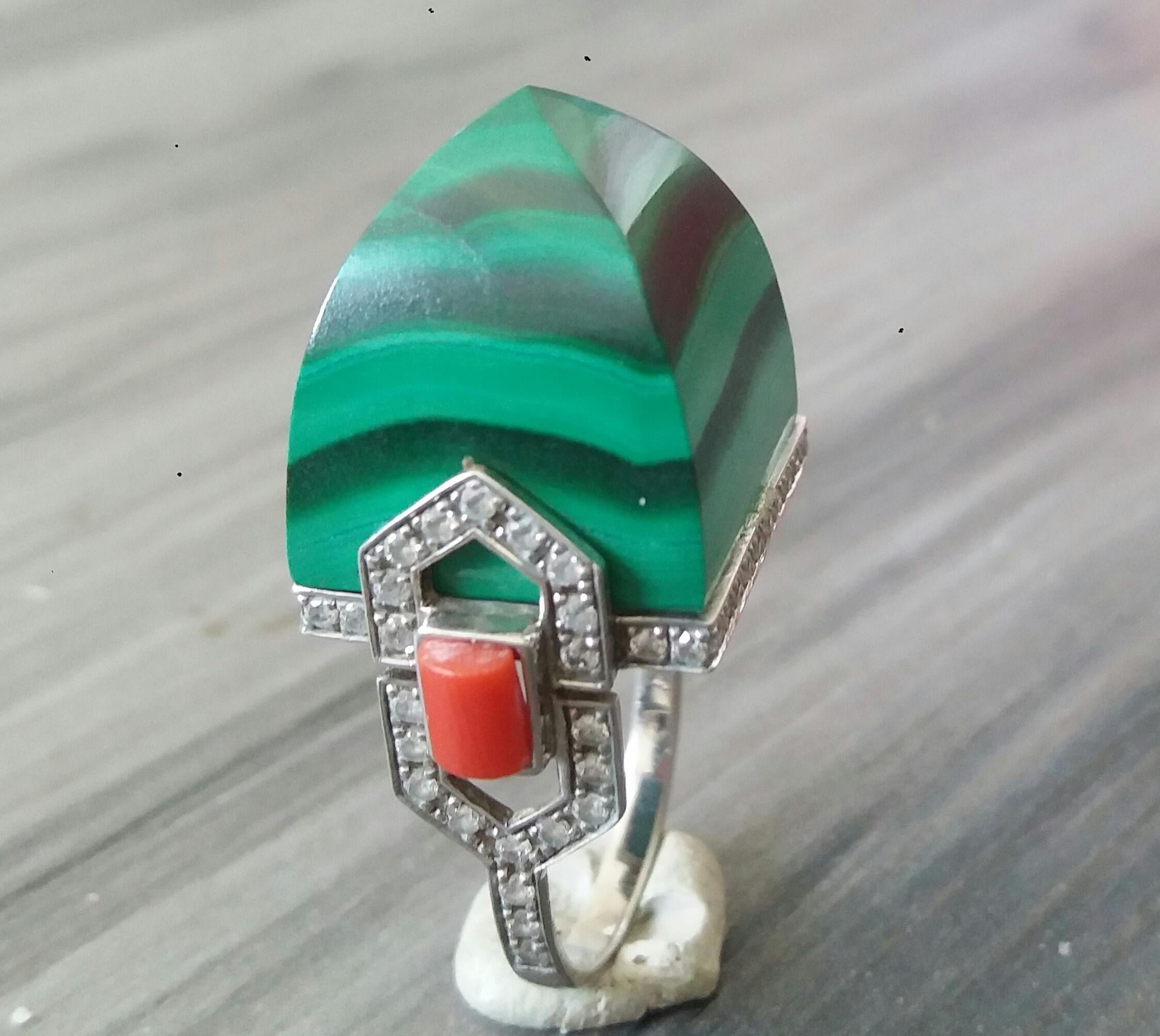 Mixed Cut Art Deco Style 14K Solid Gold Diamonds 50 Carat Malachite Pyramid Cocktail Ring For Sale