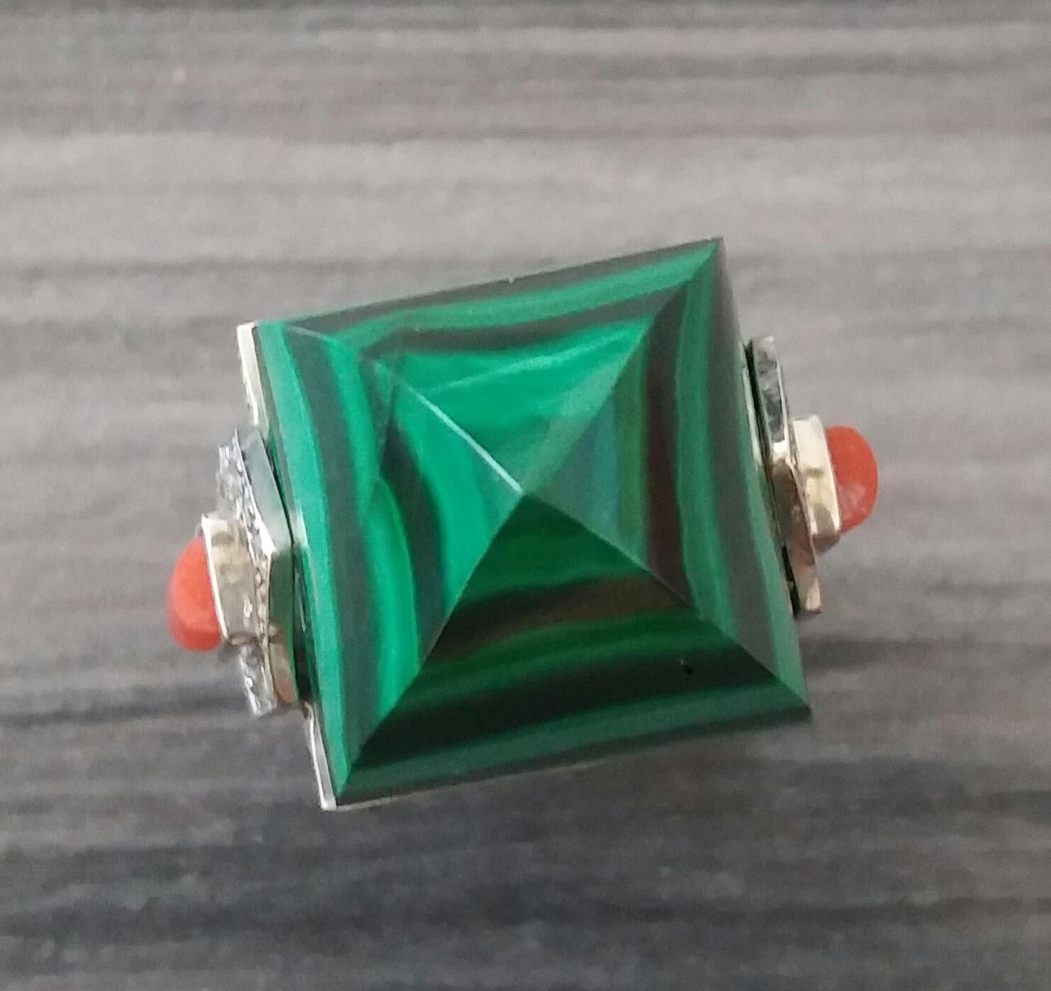 Art Deco Style 50 Carat Malachite Pyramid 14K Solid Gold Diamonds Cocktail Ring For Sale 1